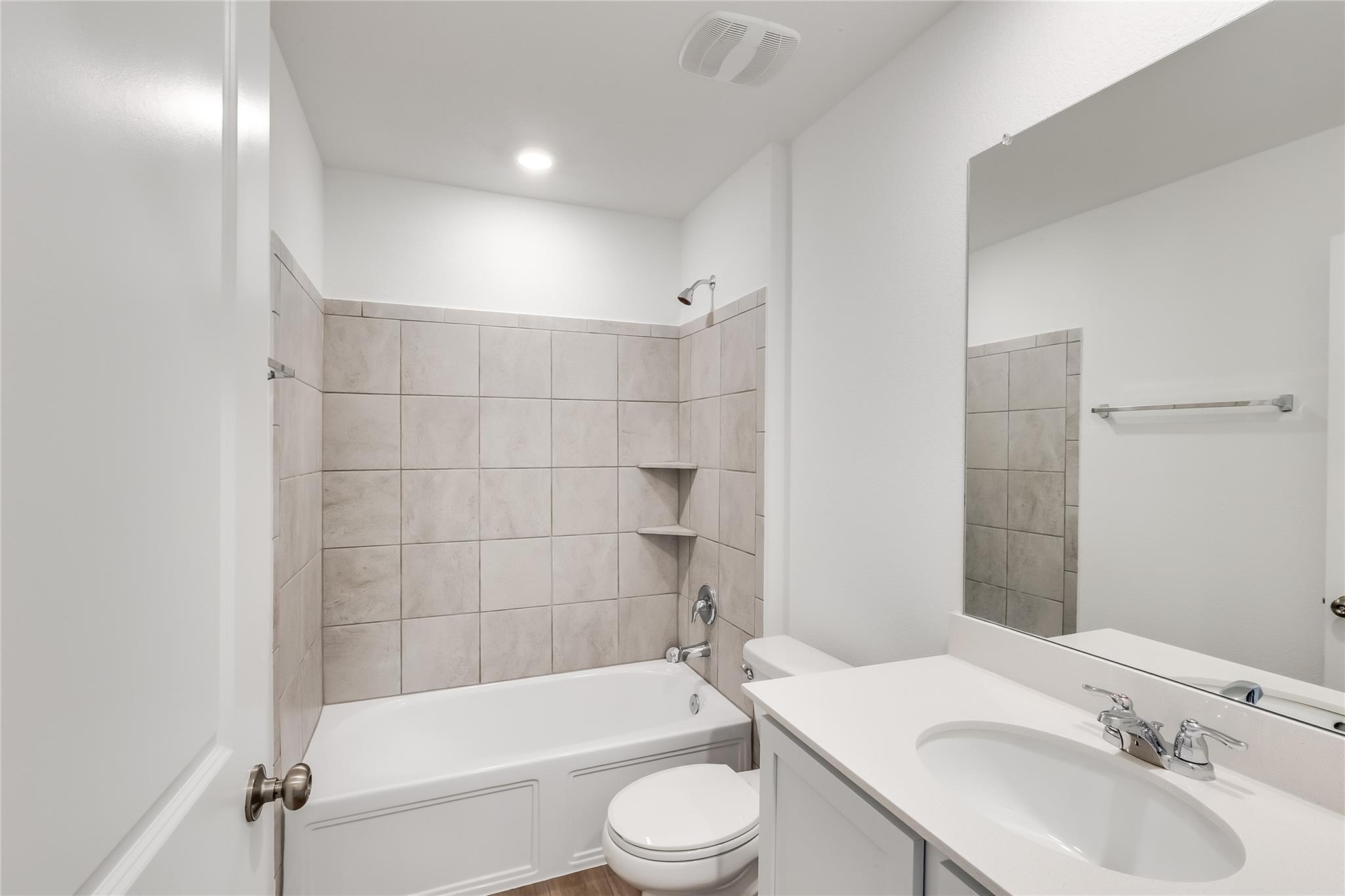 2000 Gilmer Way Property Photo 25