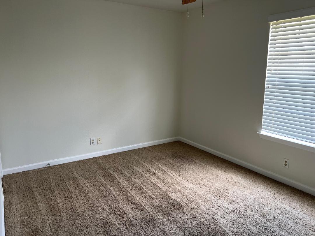 1009 Whispering Dr Property Photo 10