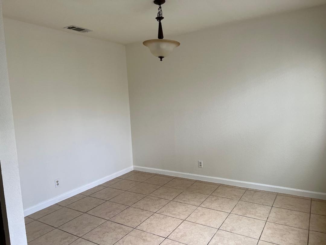 1009 Whispering Dr Property Photo 11