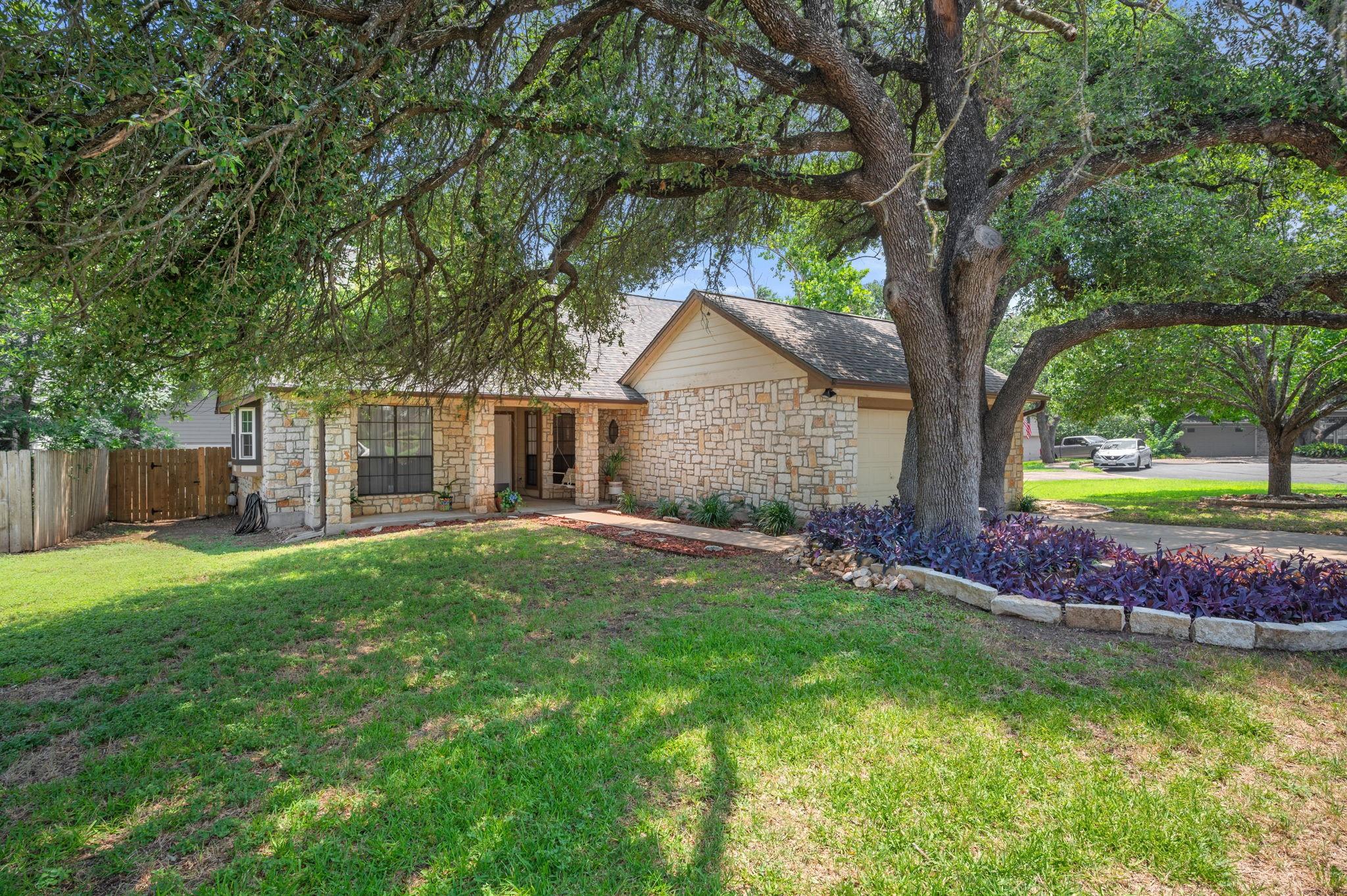 8303 Mendota Cv Property Photo