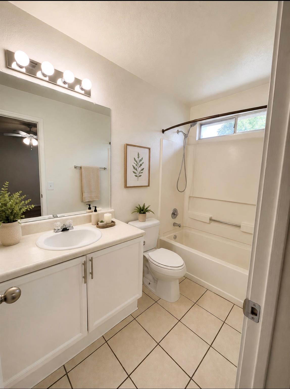312 E Wild Senna Dr Property Photo 4