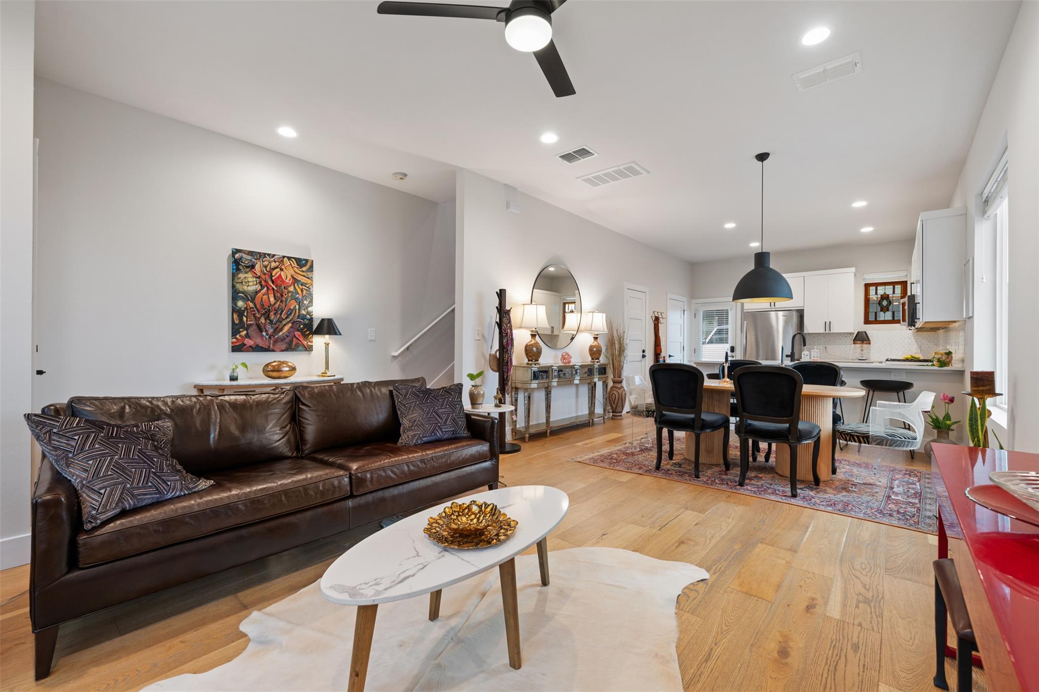 2108 Rosewood Ave #b Property Photo 4