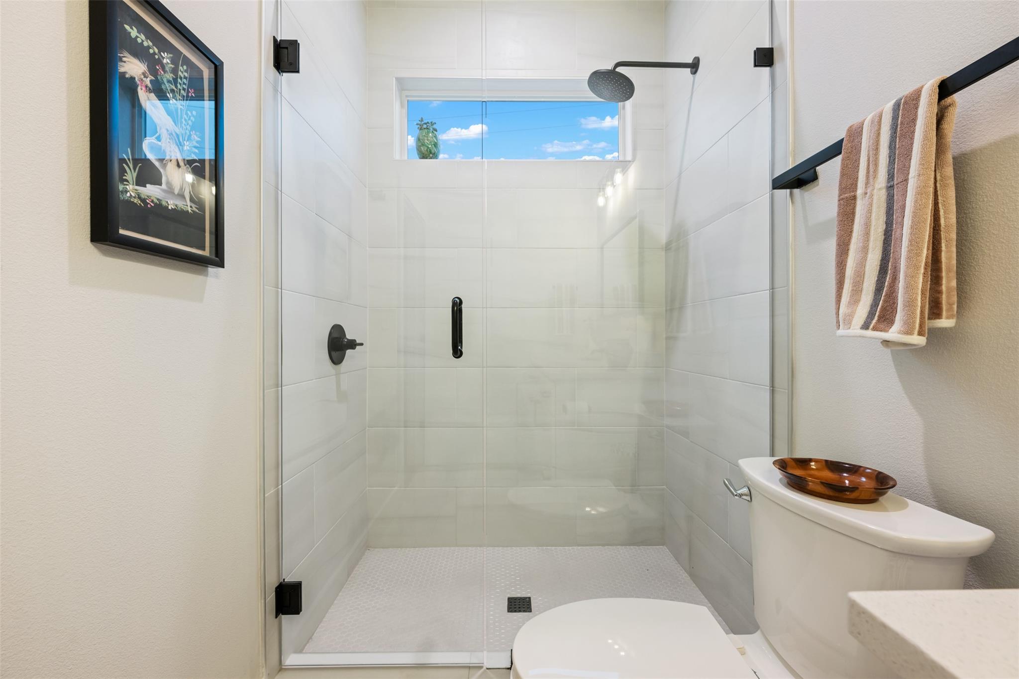 2108 Rosewood Ave #b Property Photo 16
