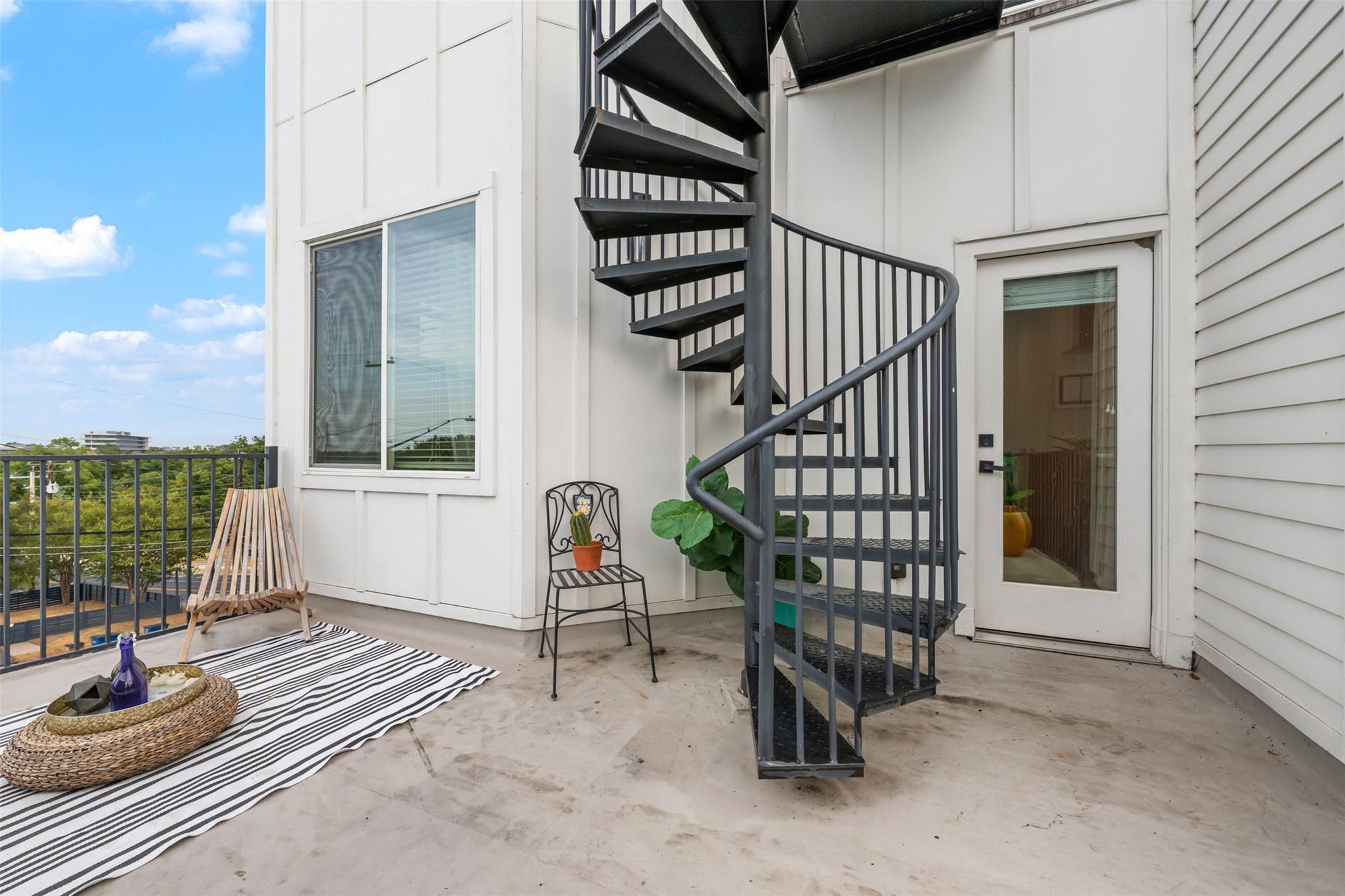 2108 Rosewood Ave #b Property Photo 17