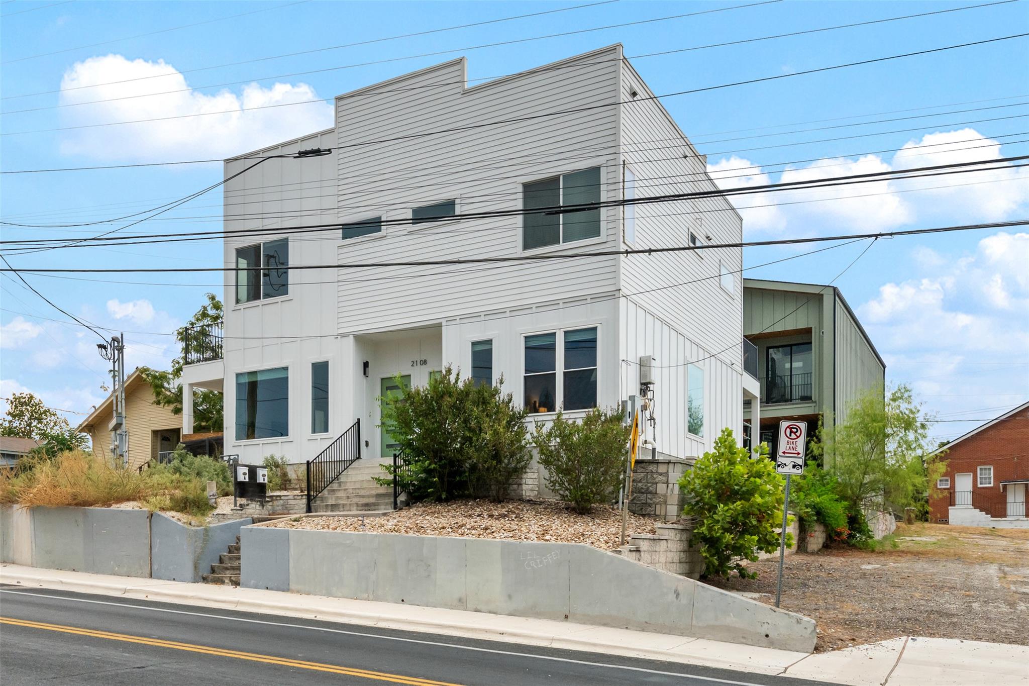 2108 Rosewood Ave #b Property Photo 46