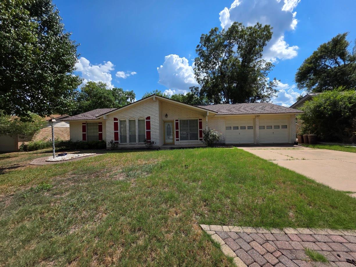 5427 Fairmont Cir Property Photo 1