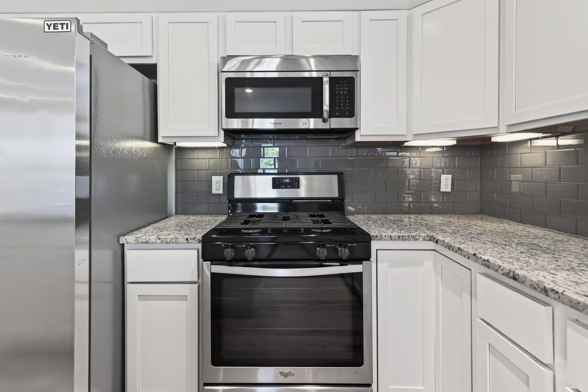 2204 E 13th St #a Property Photo 15