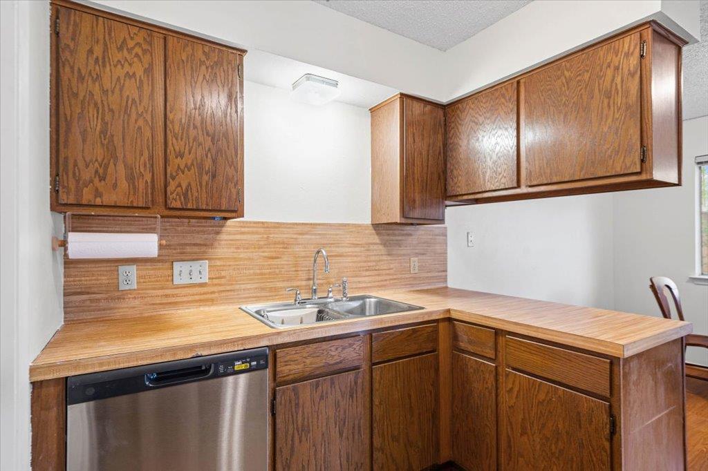 1617 W Braker Ln #b Property Photo 9