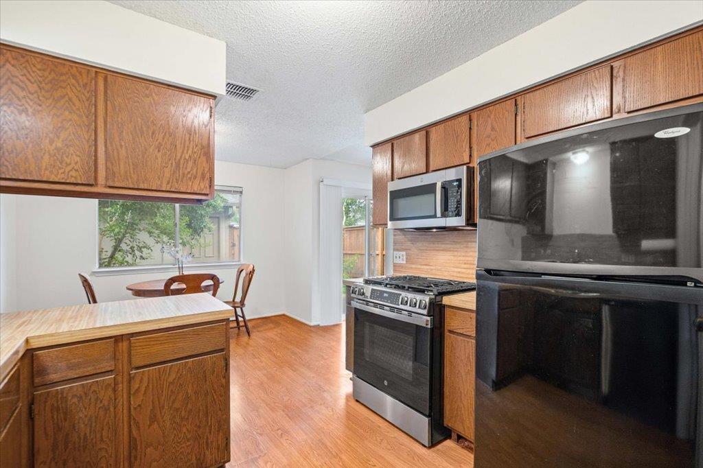 1617 W Braker Ln #b Property Photo 11