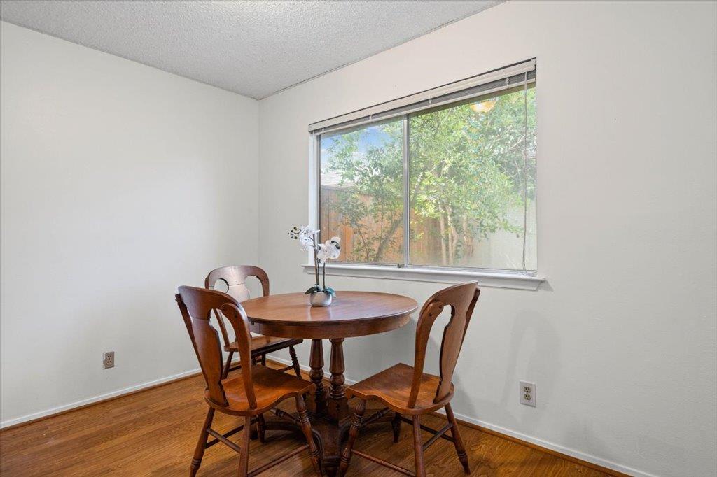 1617 W Braker Ln #b Property Photo 14