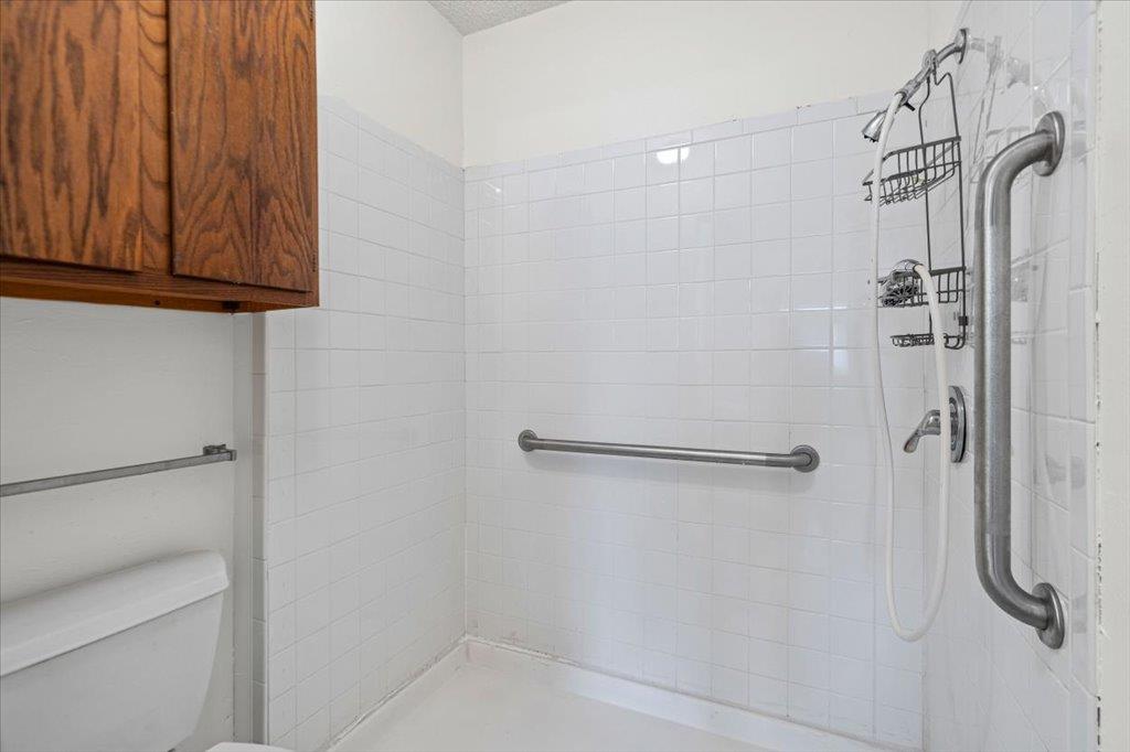 1617 W Braker Ln #b Property Photo 22