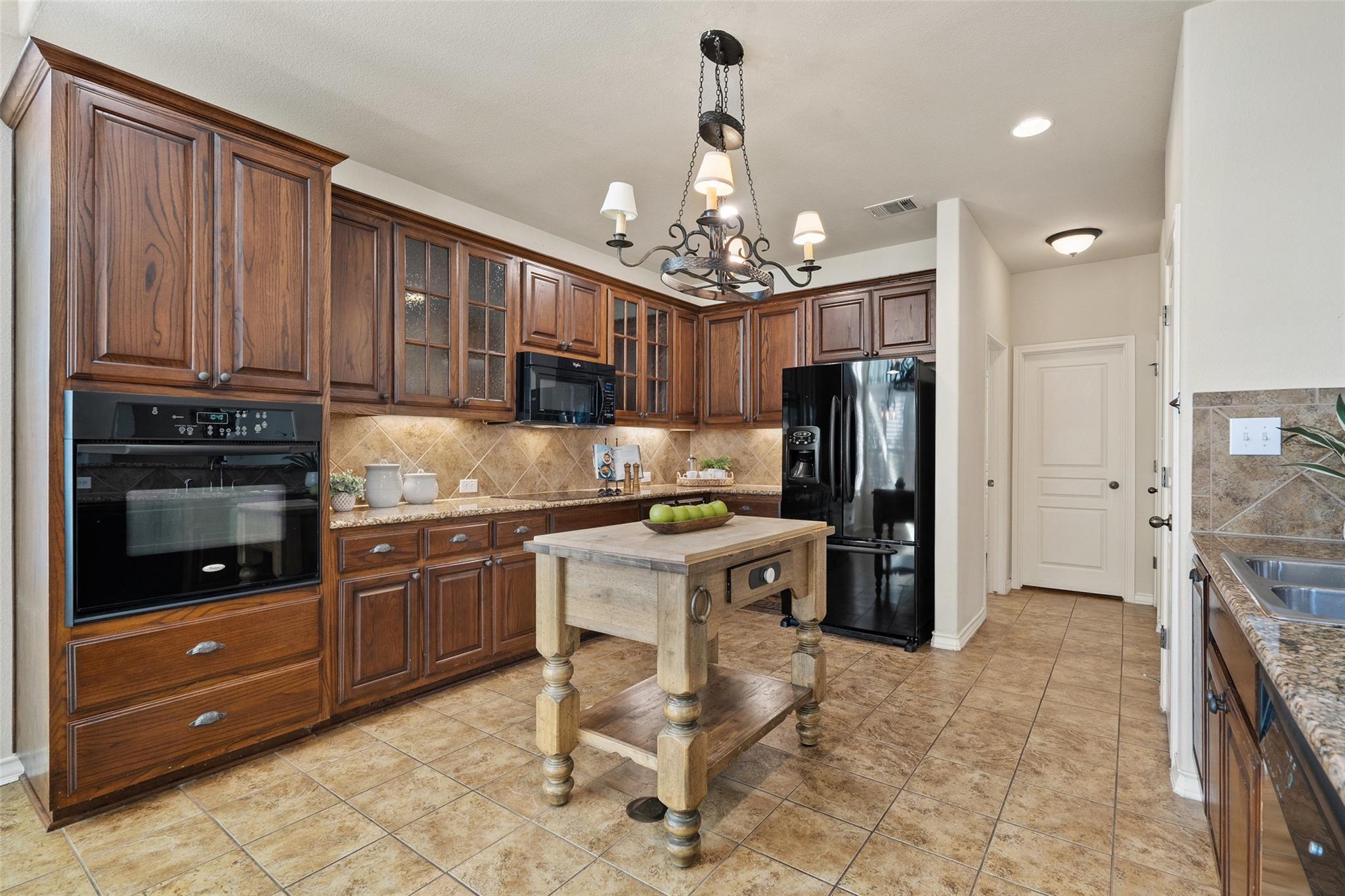 304 Las Colinas Dr Property Photo 3