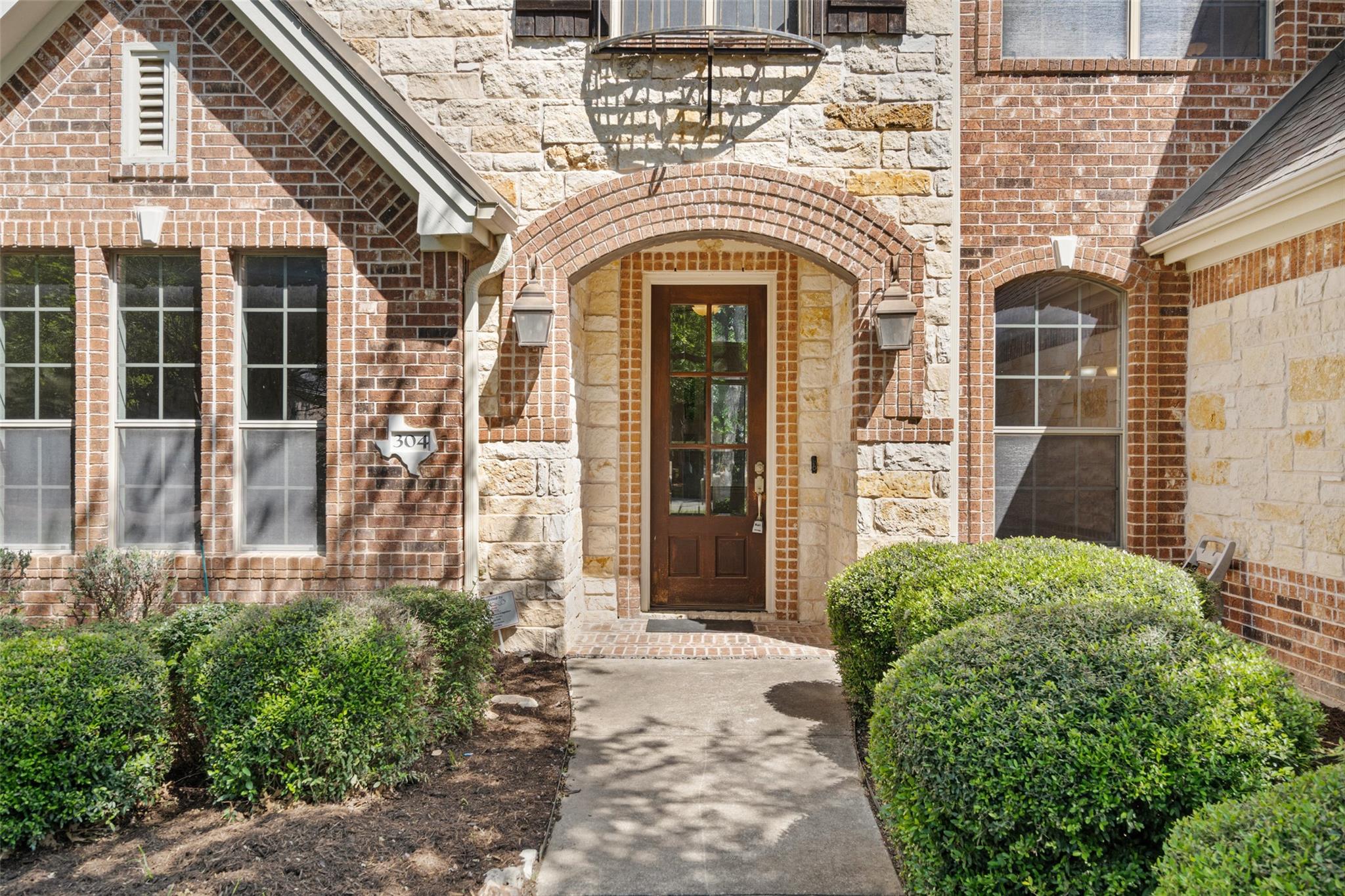 304 Las Colinas Dr Property Photo 6