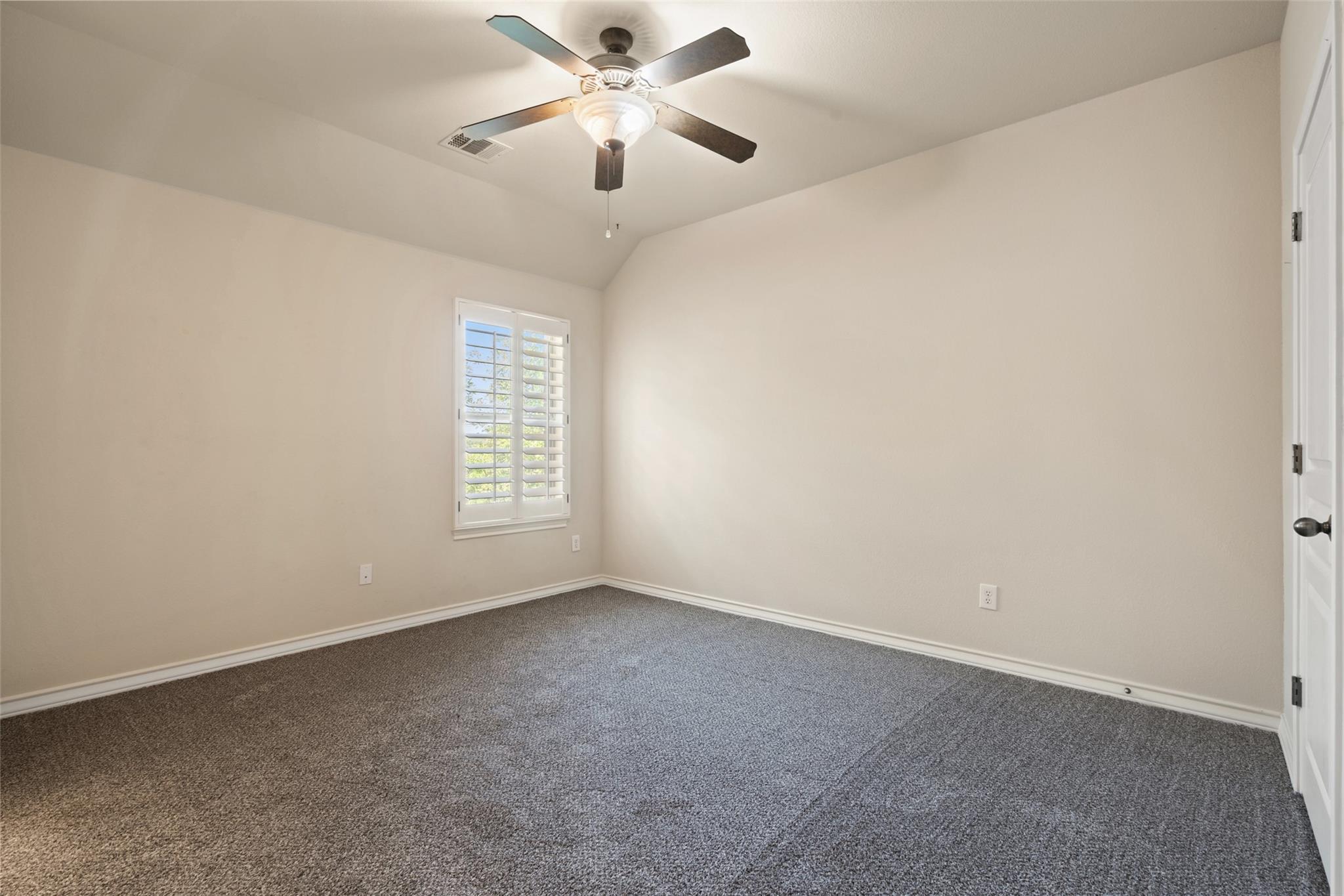 304 Las Colinas Dr Property Photo 33