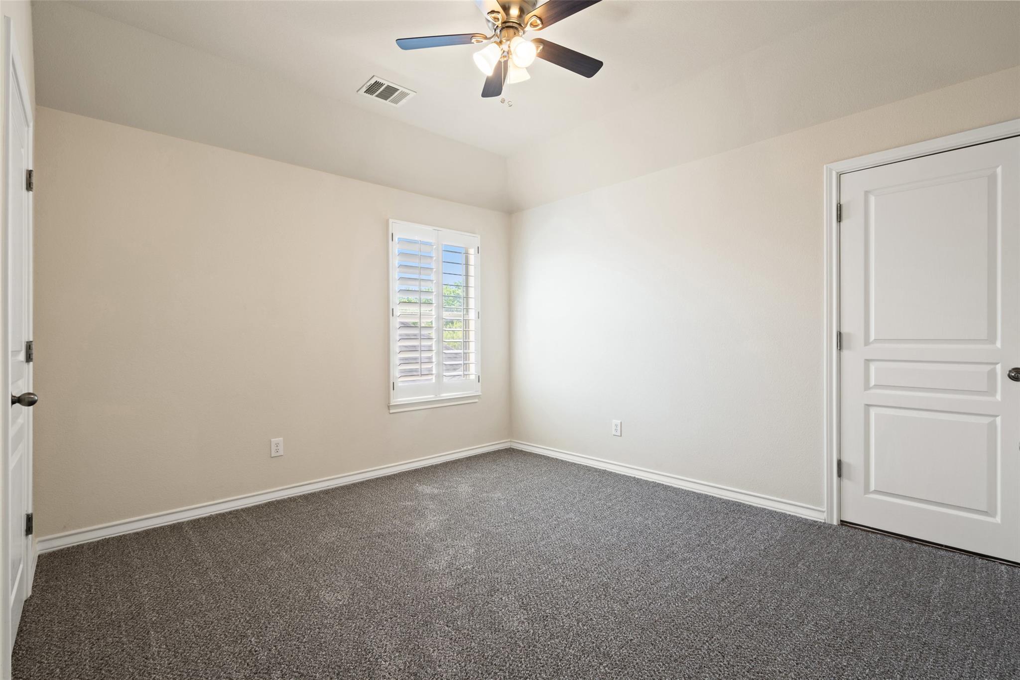 304 Las Colinas Dr Property Photo 35
