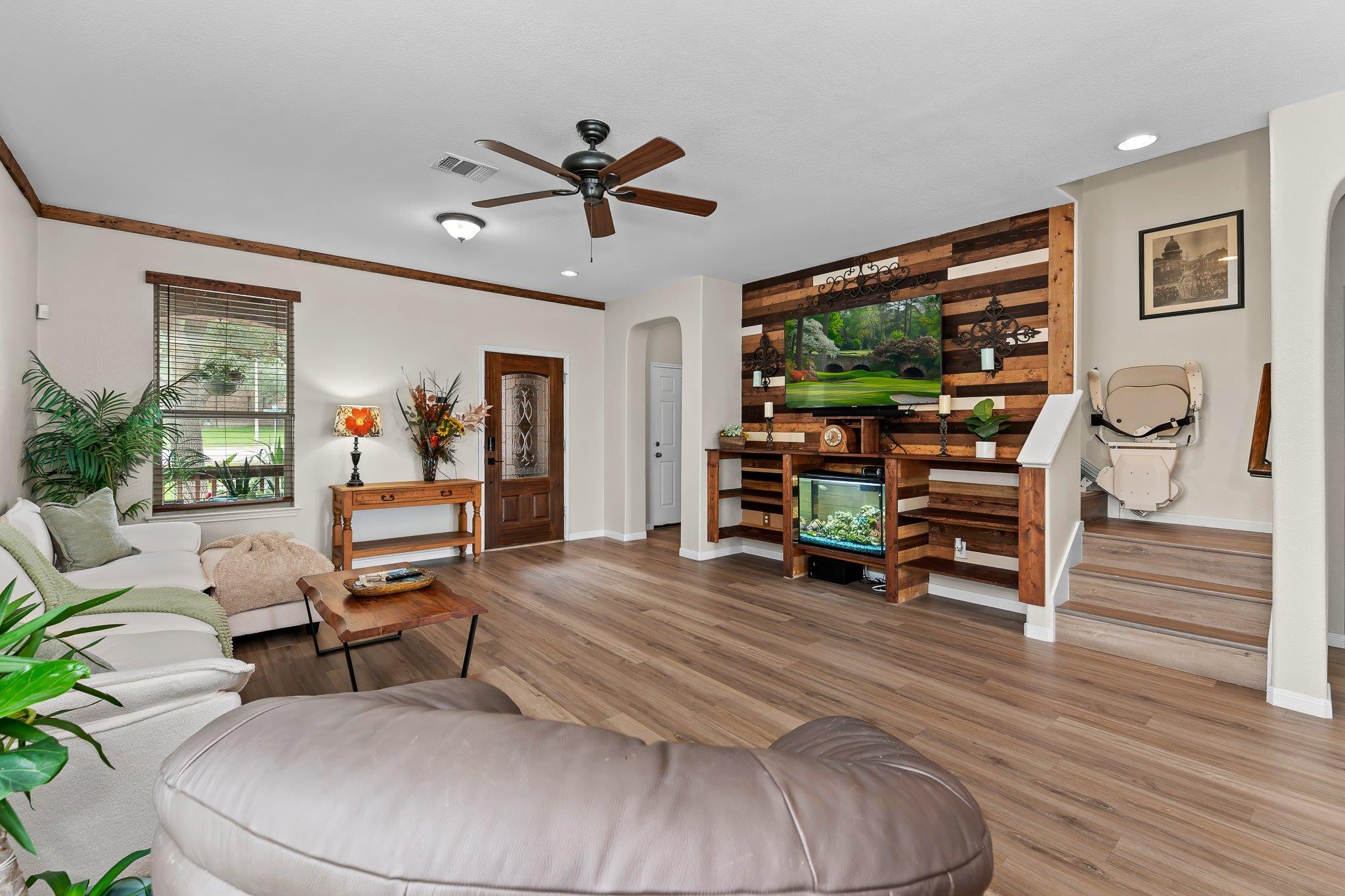 2417 Hollis Ln Property Photo 10