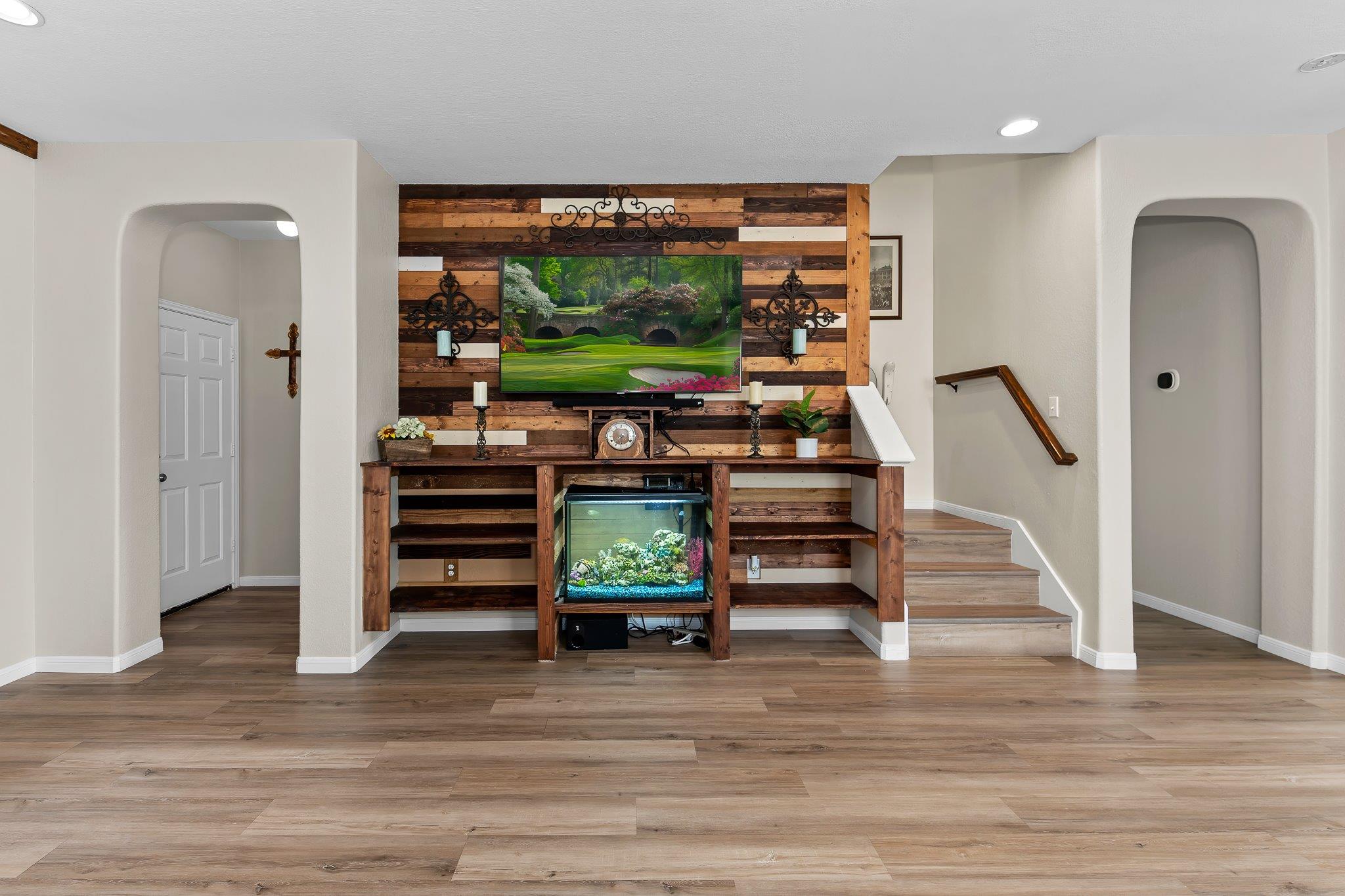 2417 Hollis Ln Property Photo 11