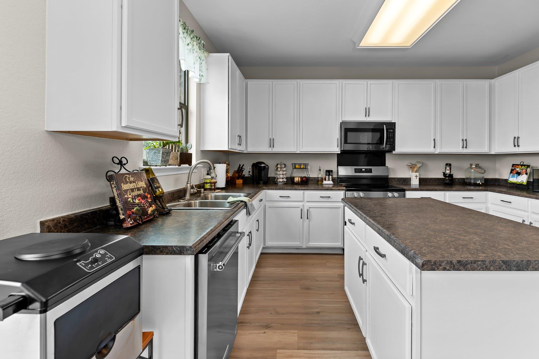 2417 Hollis Ln Property Photo 19