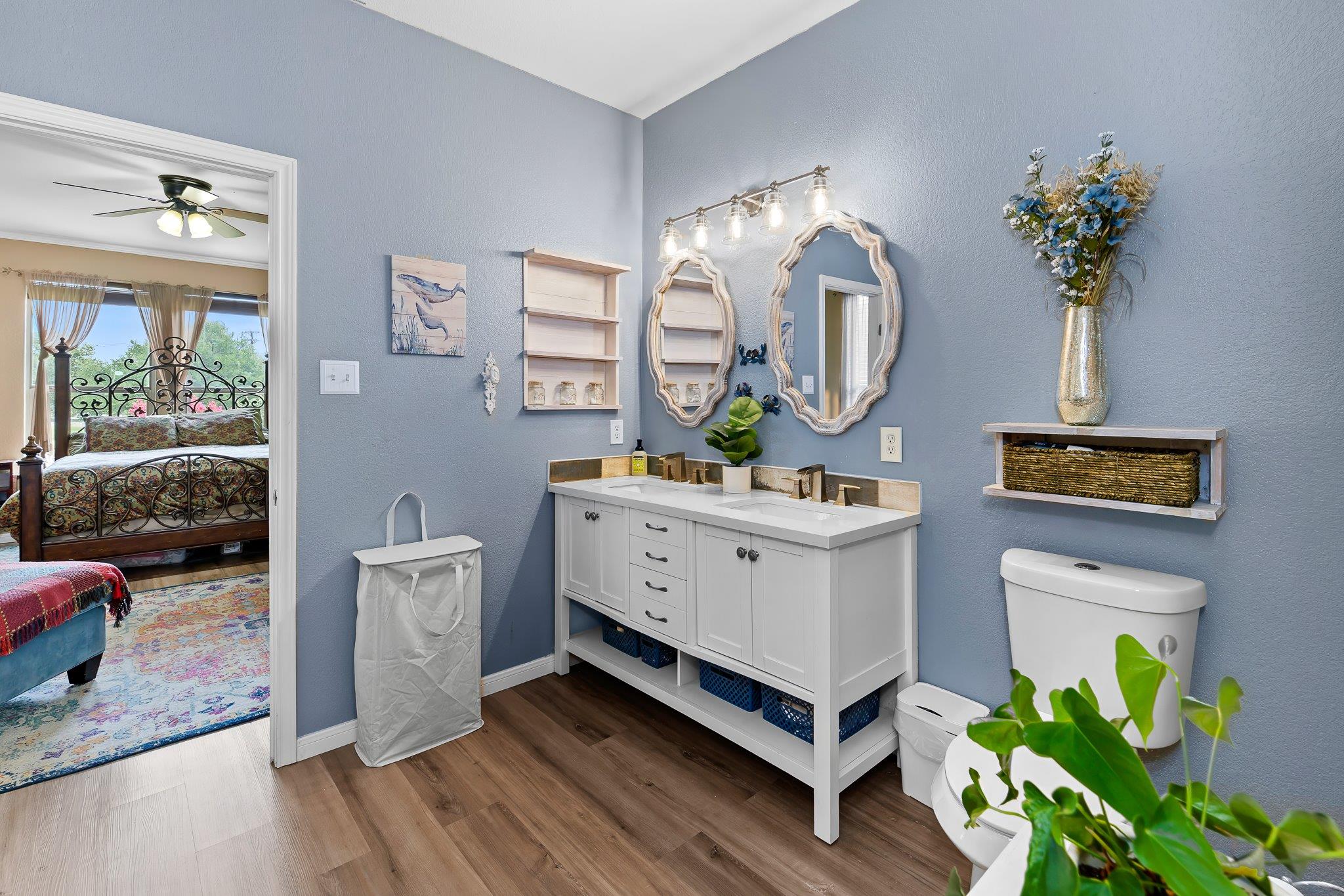 2417 Hollis Ln Property Photo 25