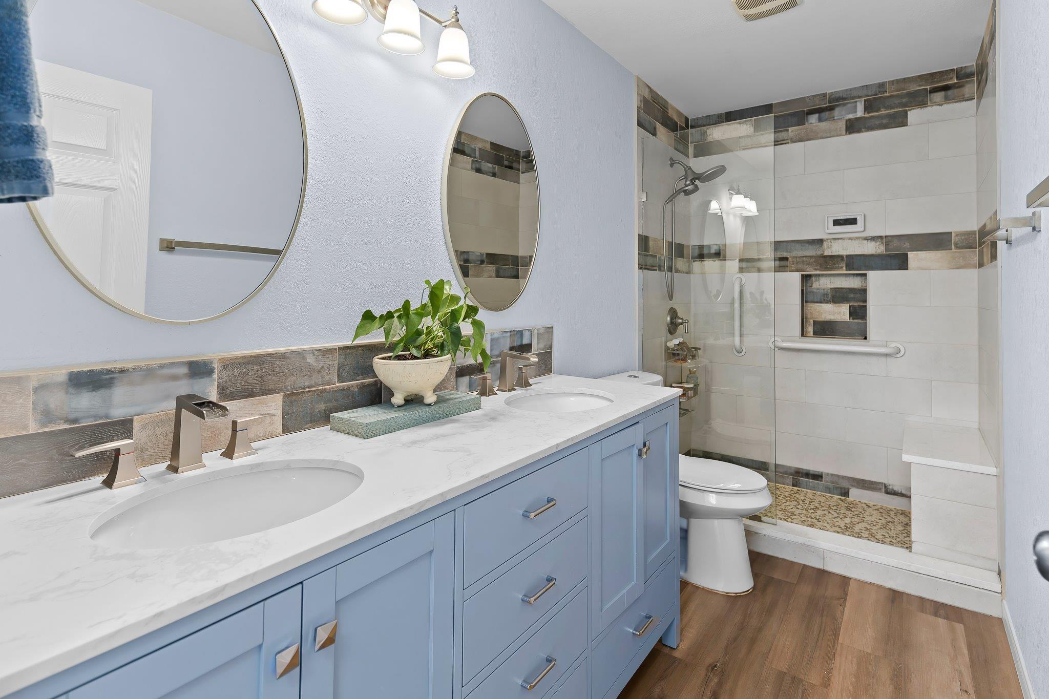 2417 Hollis Ln Property Photo 31