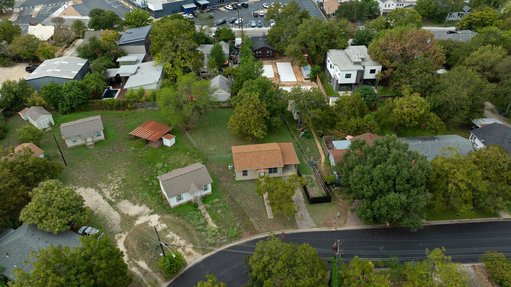 4906 Lynndale Dr Property Photo 1