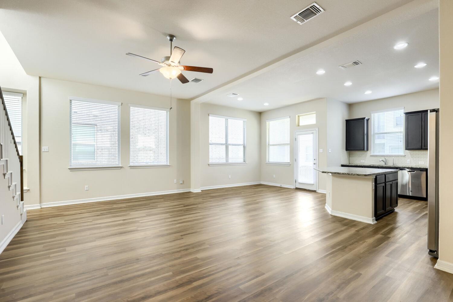 2501 Meyer Cv #b Property Photo 2