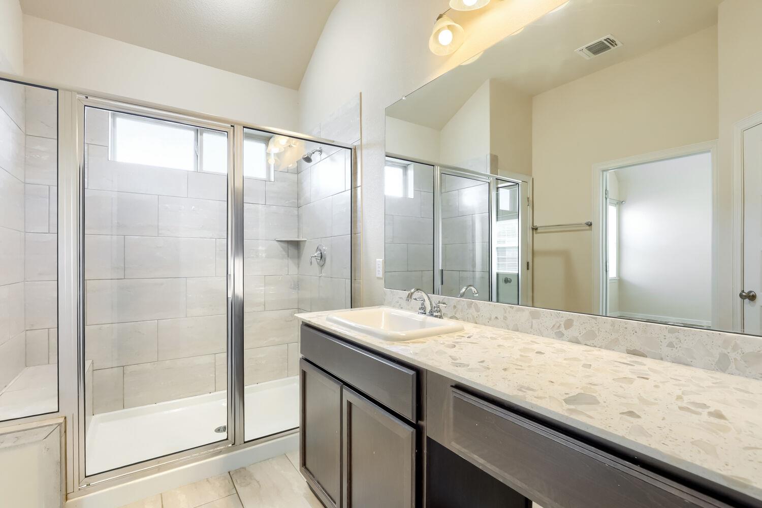 2501 Meyer Cv #b Property Photo 6