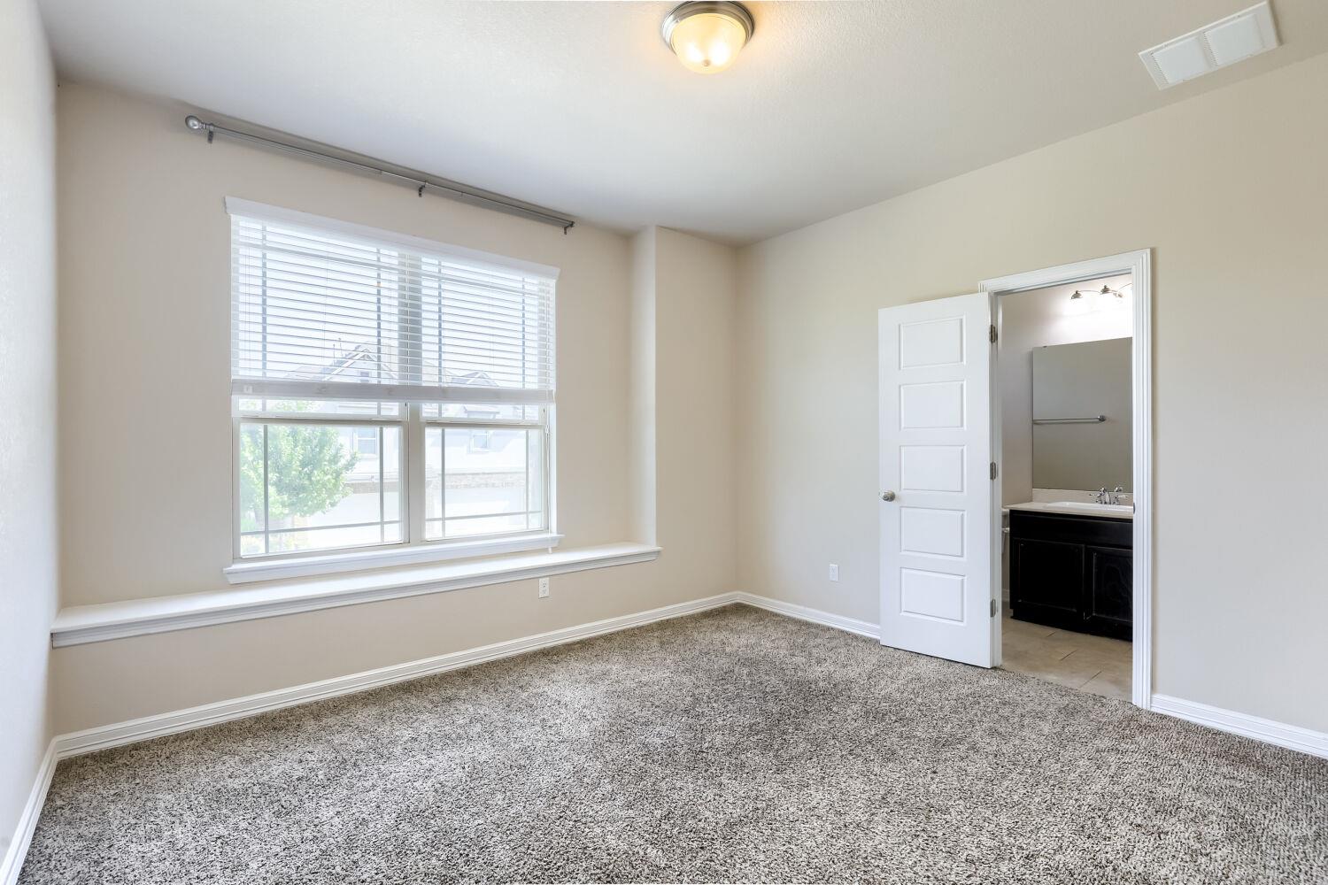 2501 Meyer Cv #b Property Photo 7