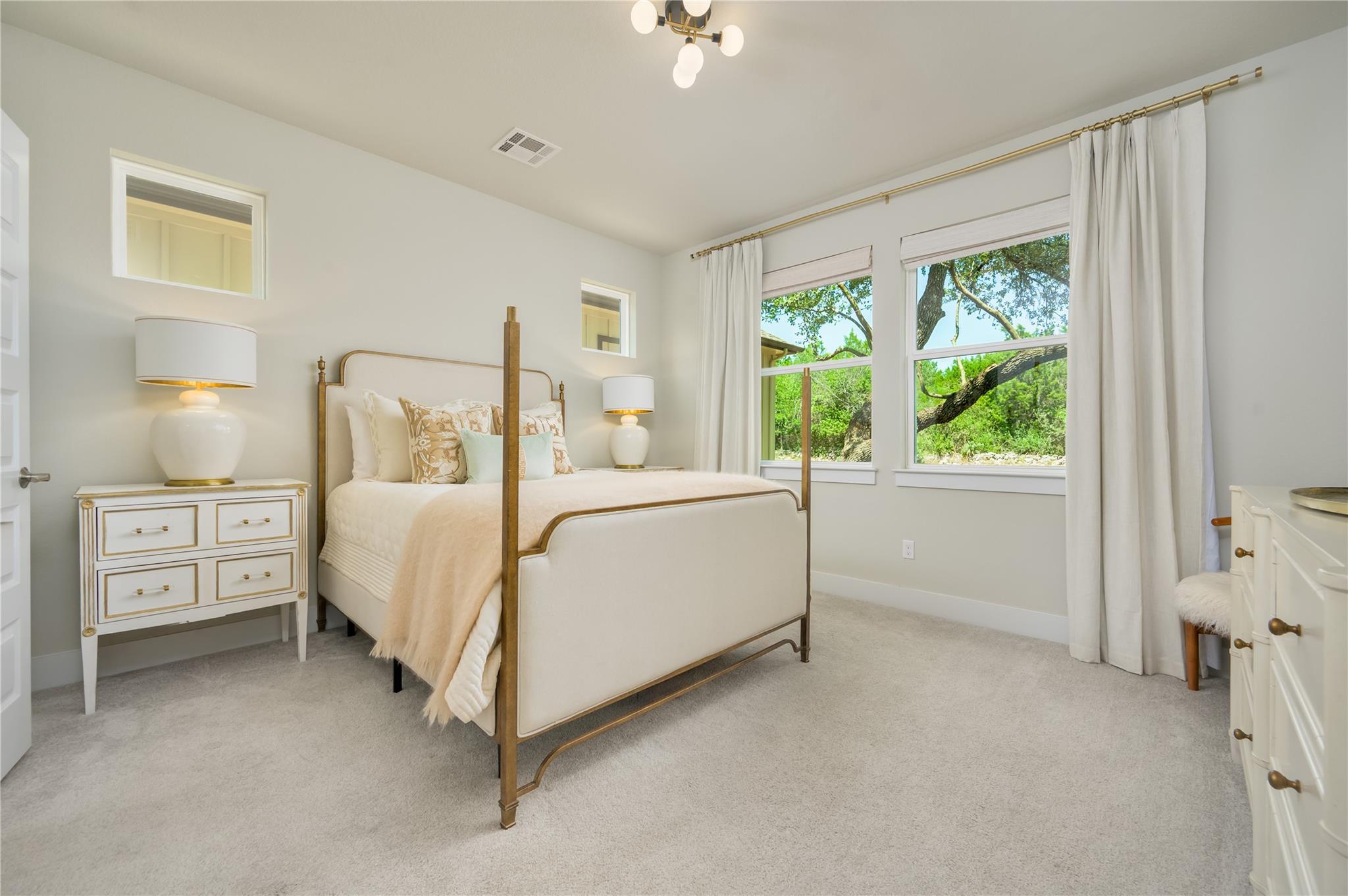 142 Volterra Ln Property Photo 4