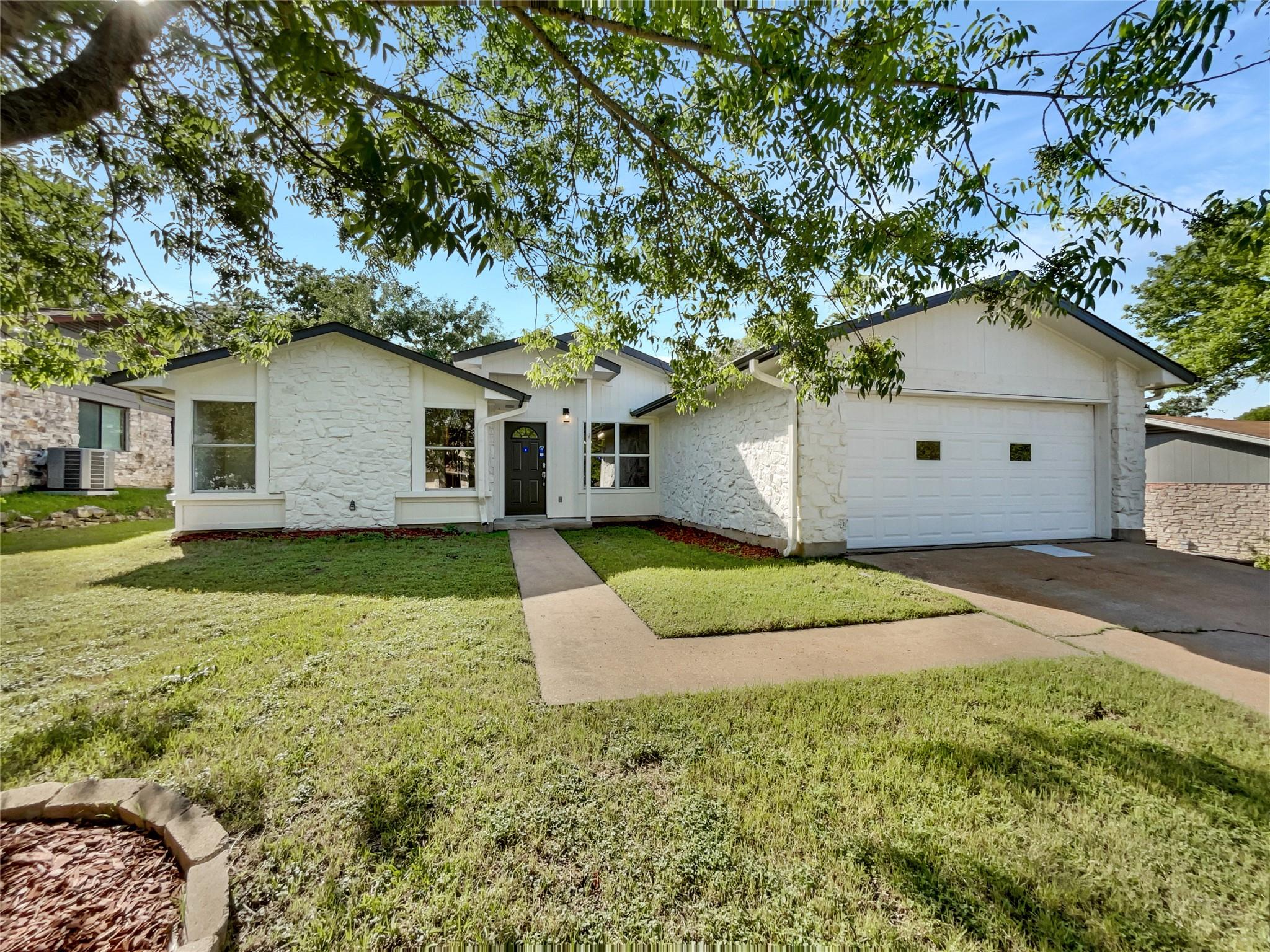 8222 Kearsarge Dr Property Photo 1