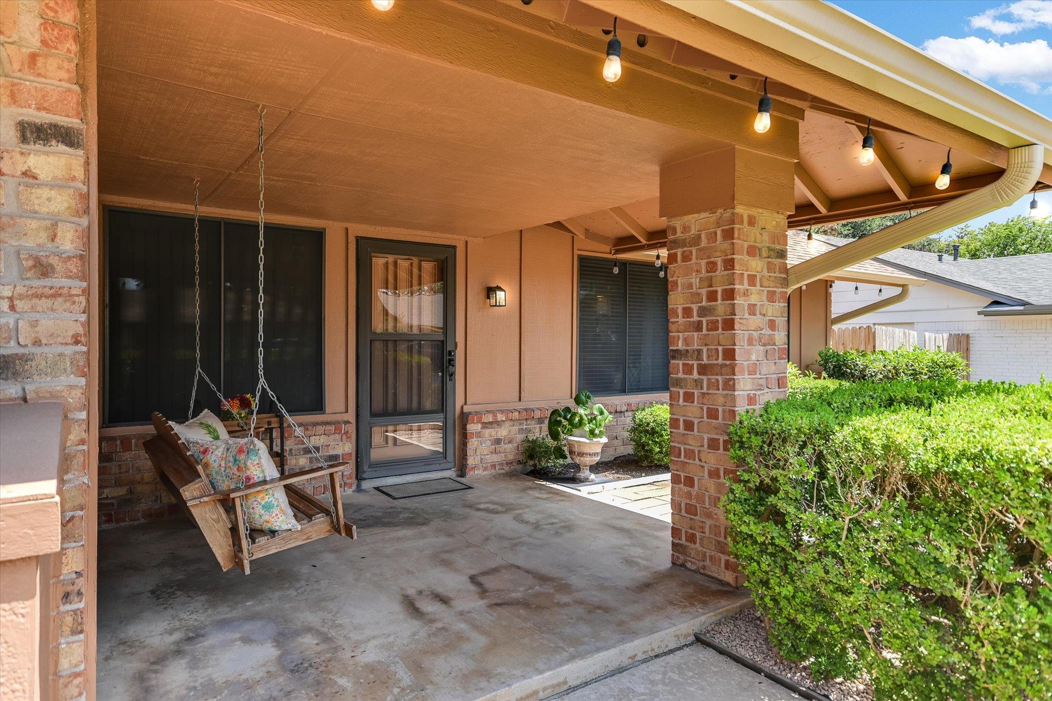 10207 Willfield Dr Property Photo 2