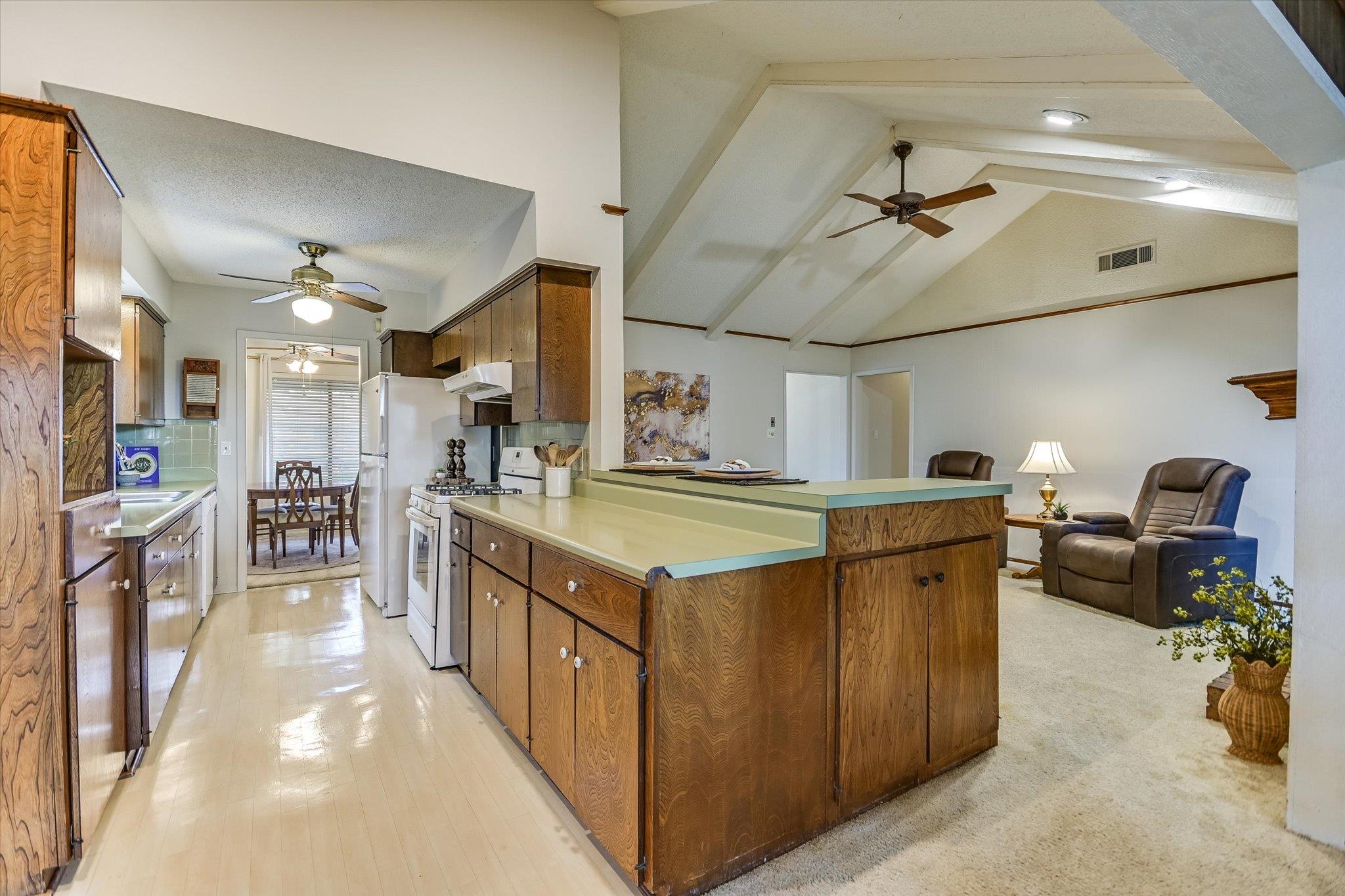 10207 Willfield Dr Property Photo 9