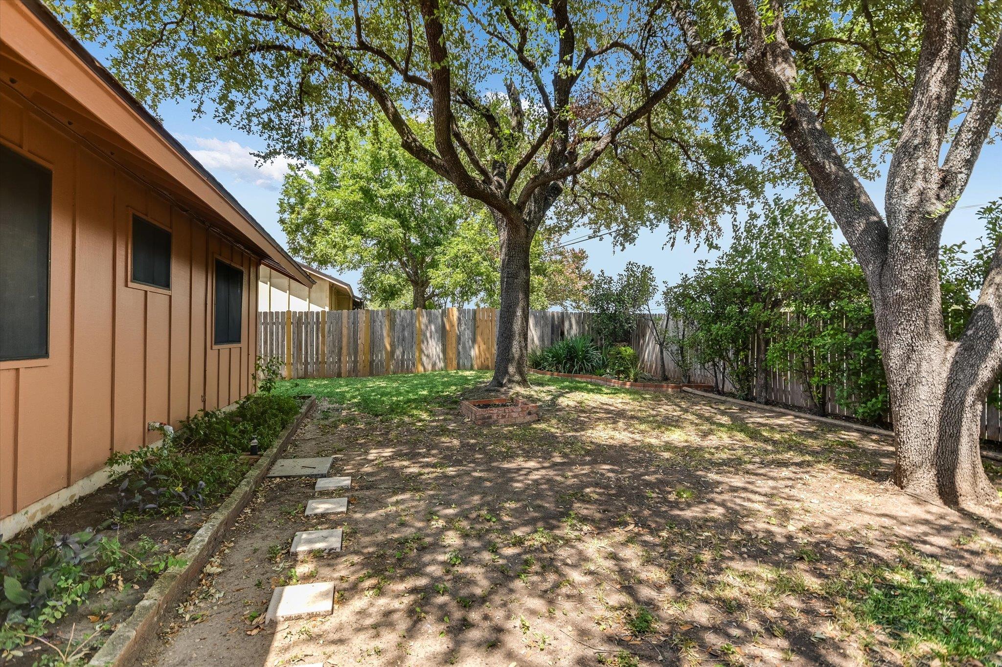 10207 Willfield Dr Property Photo 18