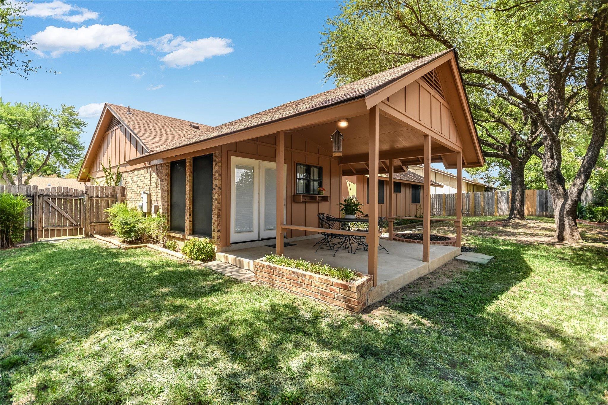 10207 Willfield Dr Property Photo 19