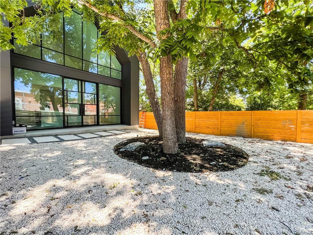 2604 Oaklawn Ave #2 Property Photo 2