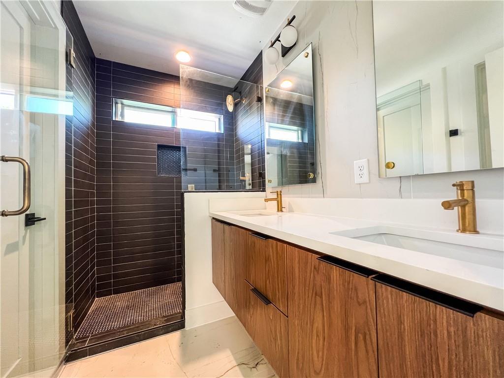 2604 Oaklawn Ave #2 Property Photo 6