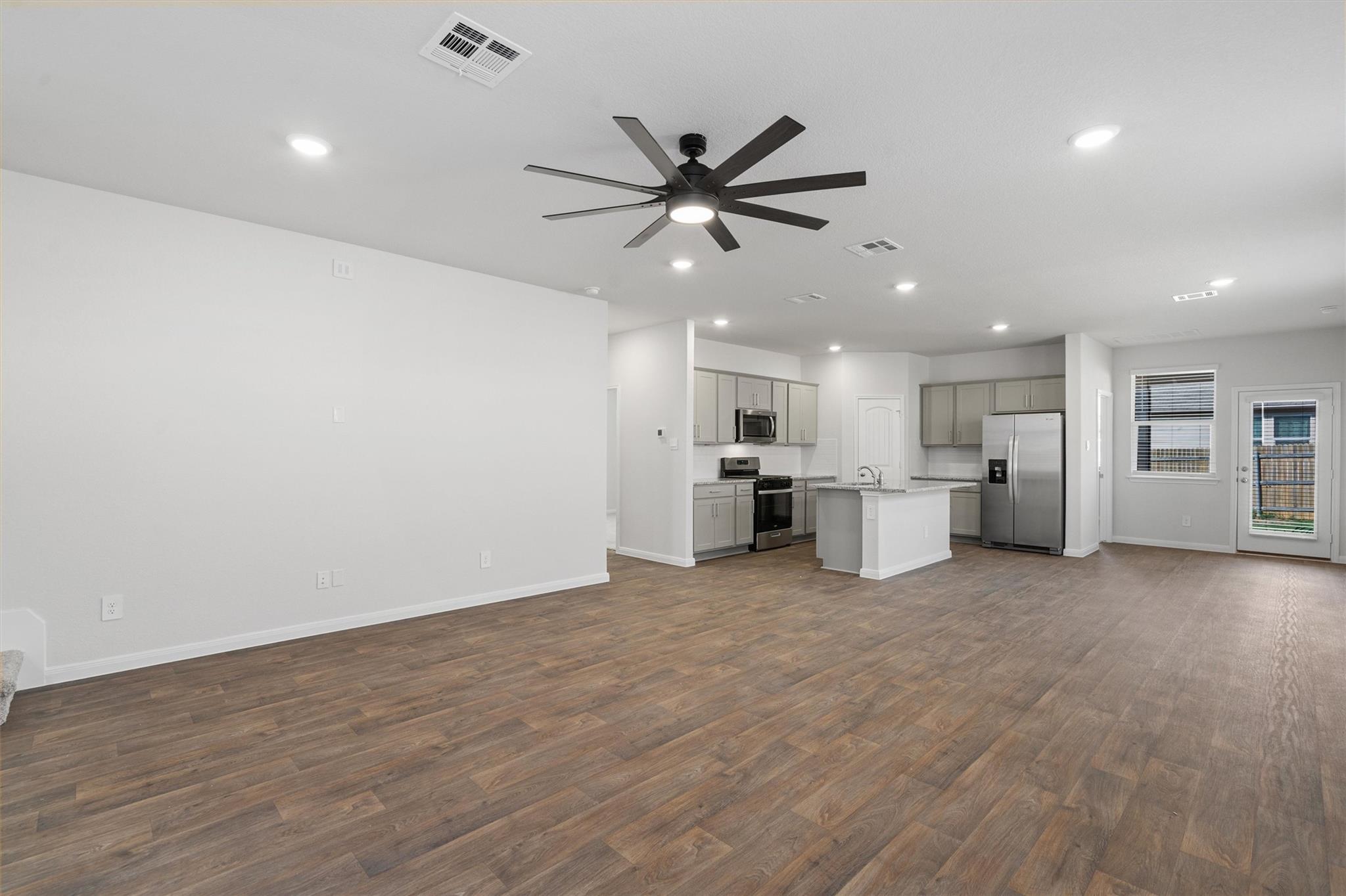 123 Bethpage Dr Property Photo