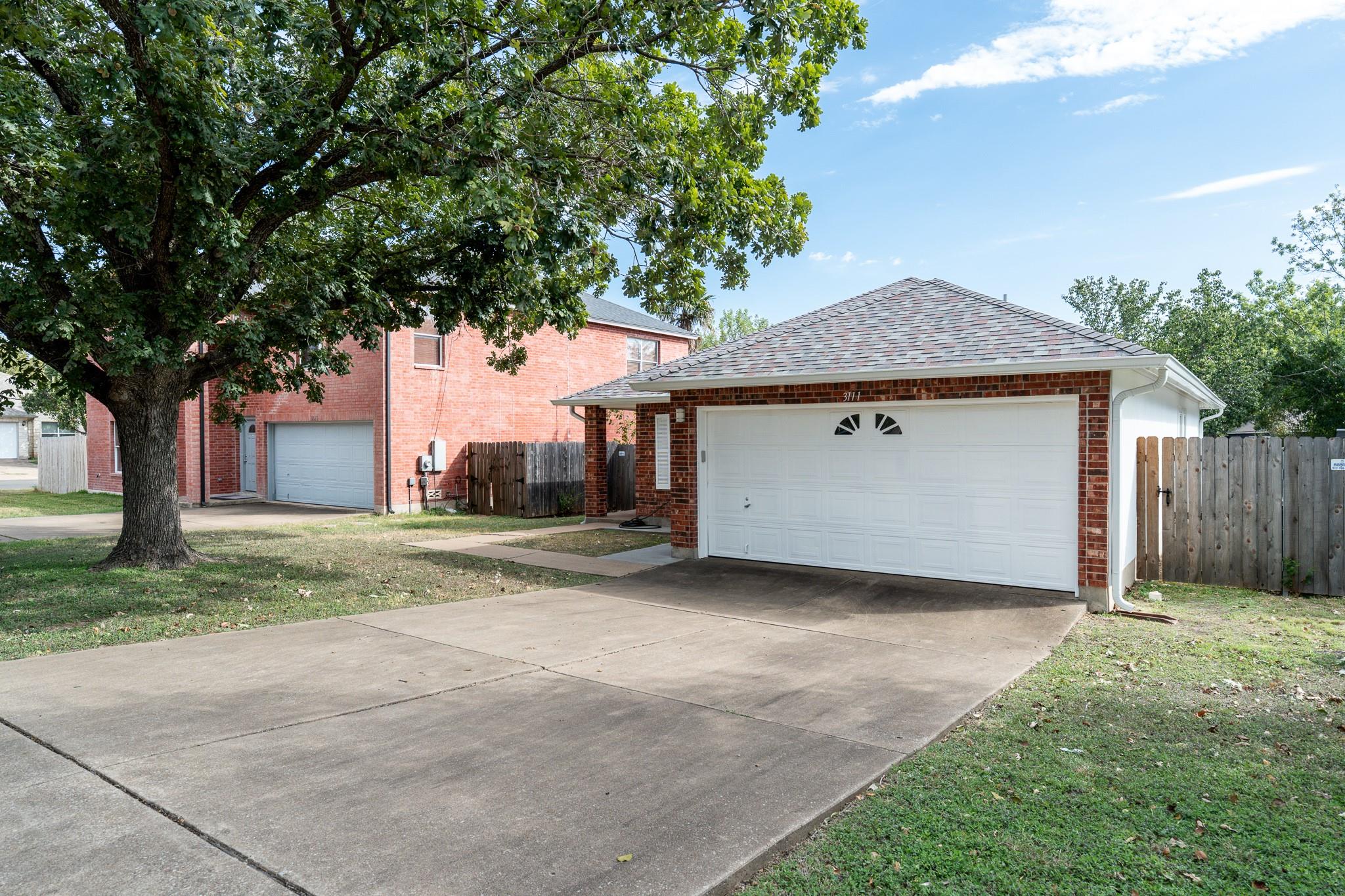 3111 Hailey Ln Property Photo 3
