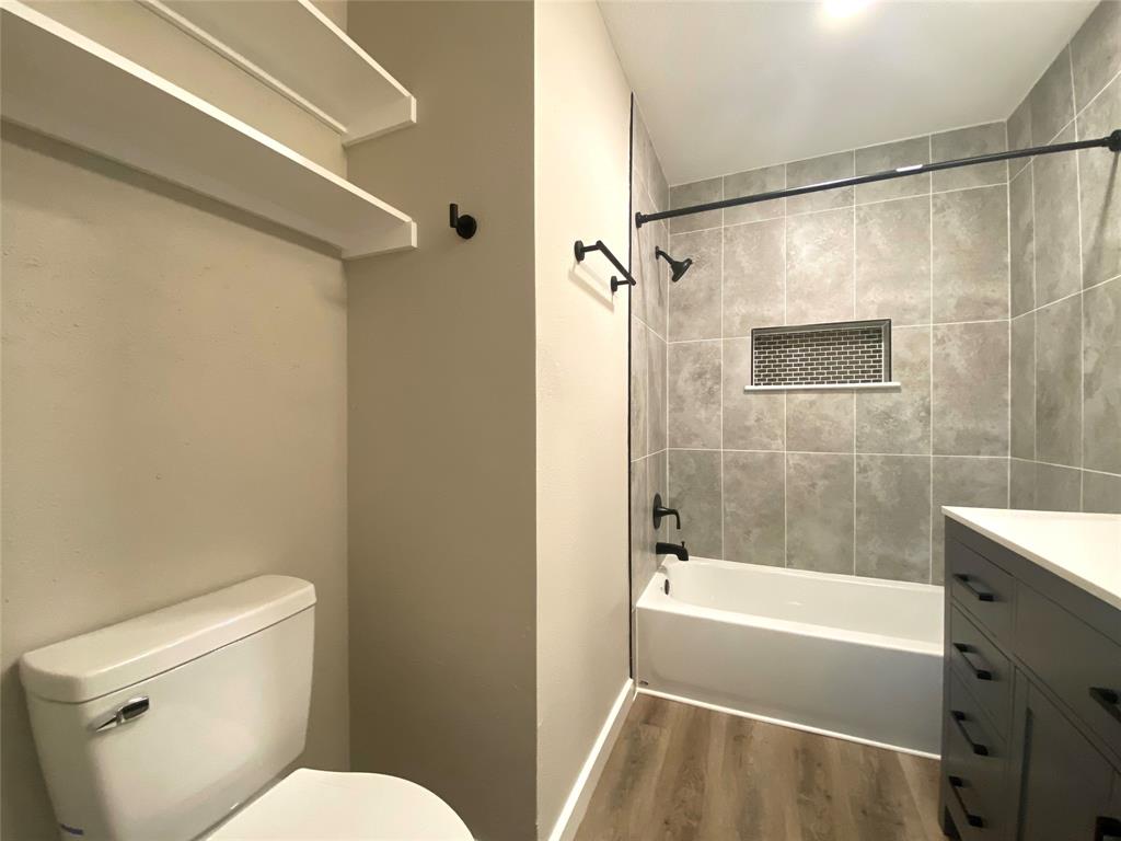 1803 River Crossing Cir #a Property Photo 26