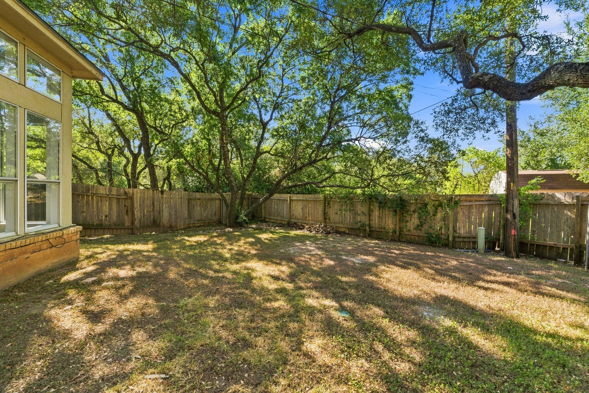 5711 Taylor Draper Cv #b Property Photo 6