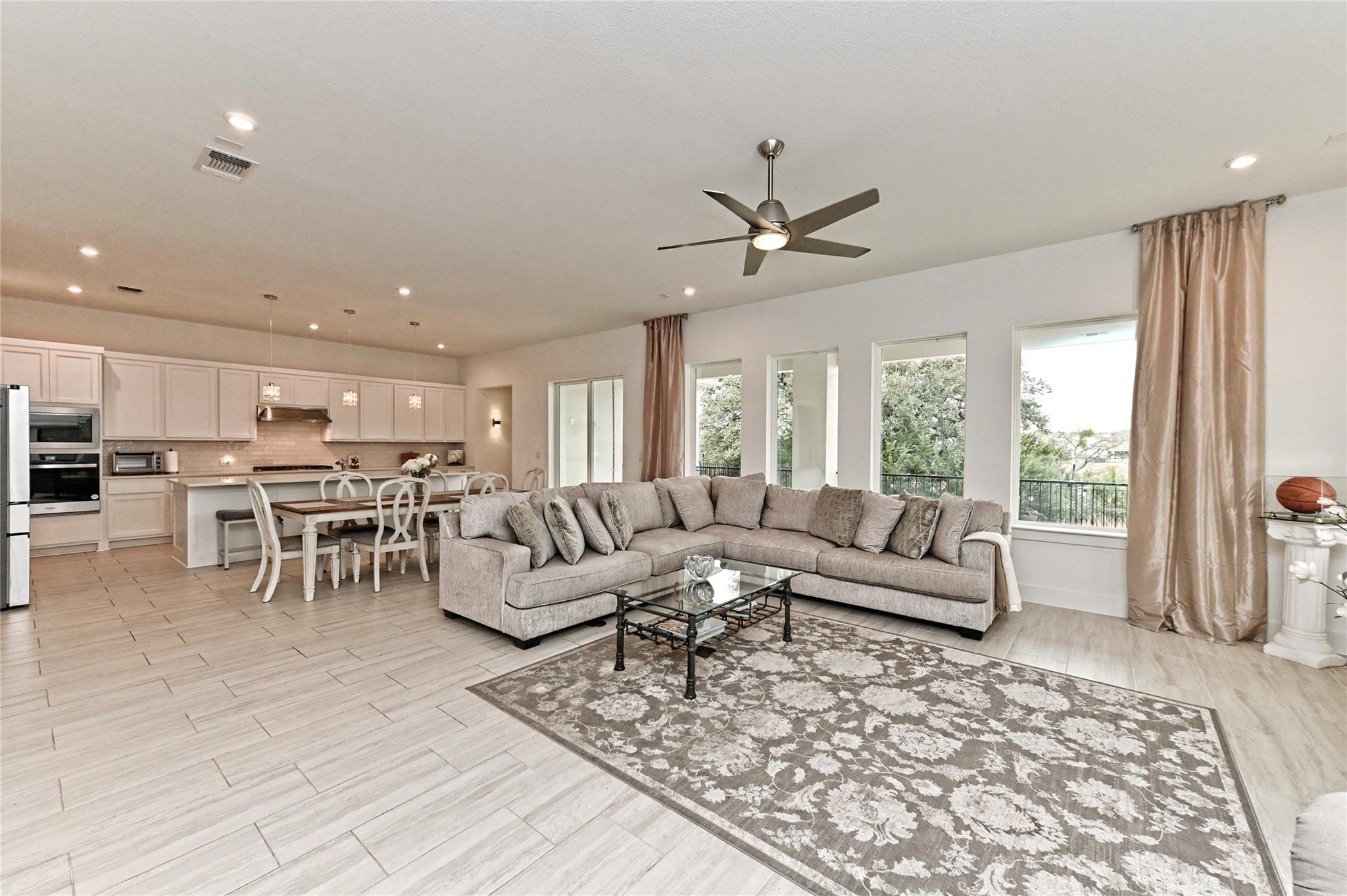 401 Trabuco Bnd Property Photo 7
