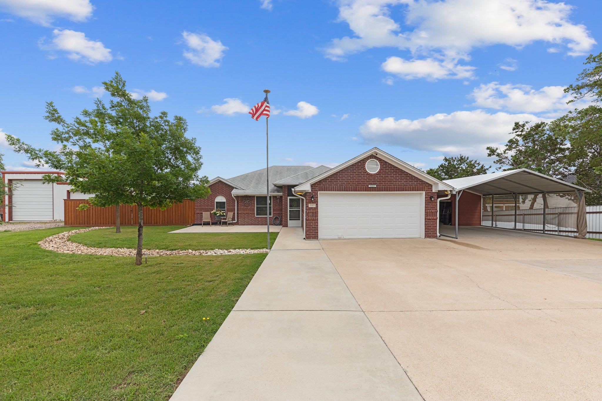 5315 Denmans Loop Property Photo 1