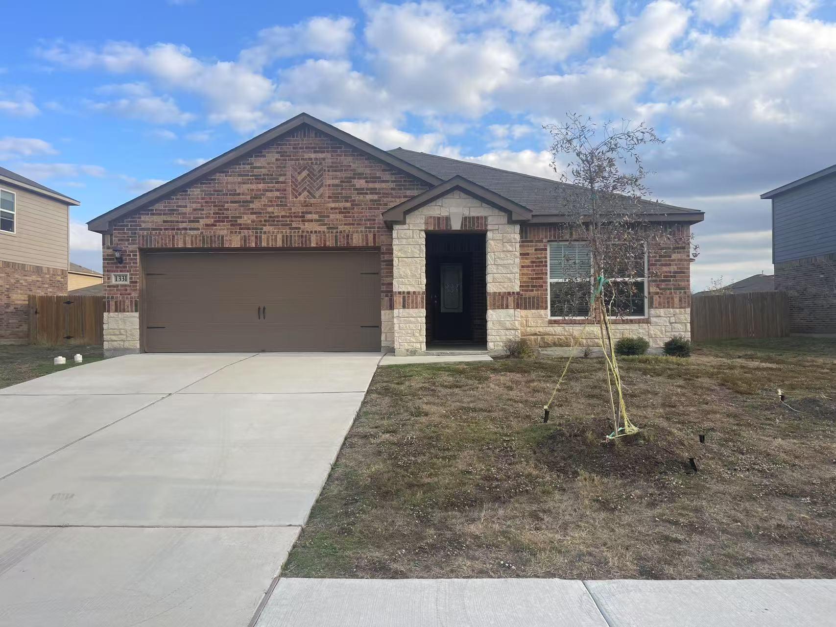1331 Treeta Trl Property Photo 1