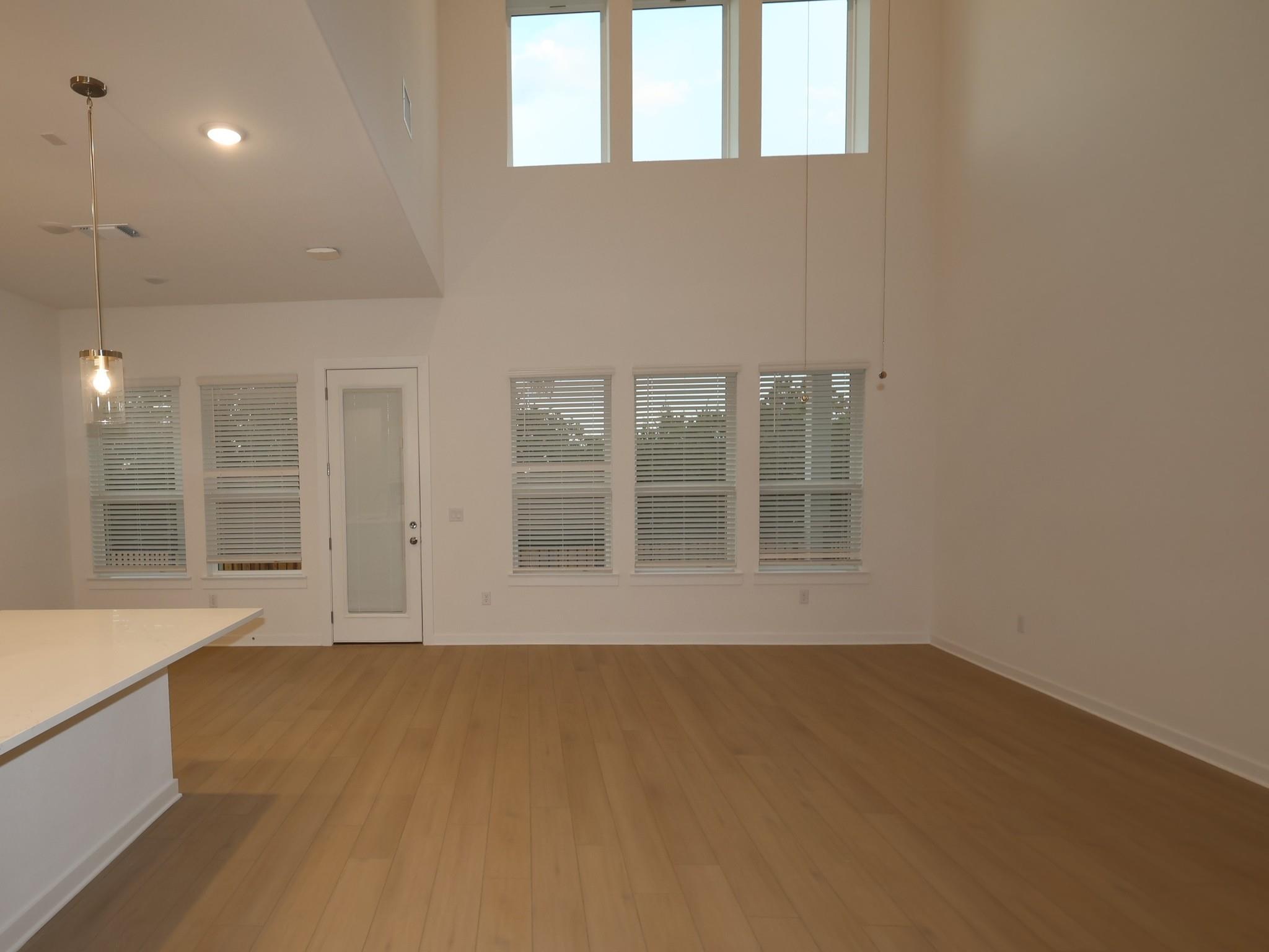 4008 Fulton Dr Property Photo 5