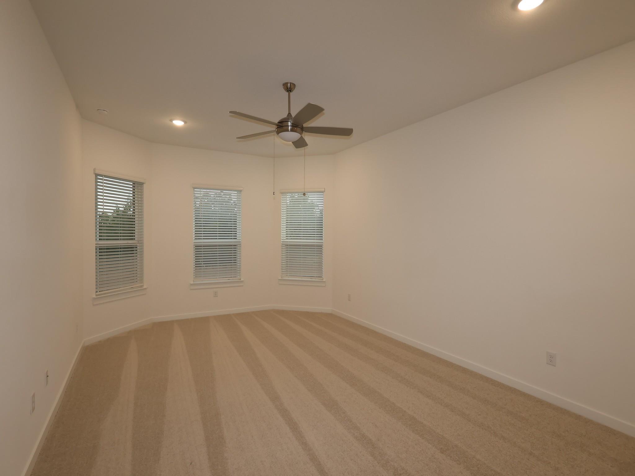 4008 Fulton Dr Property Photo 9