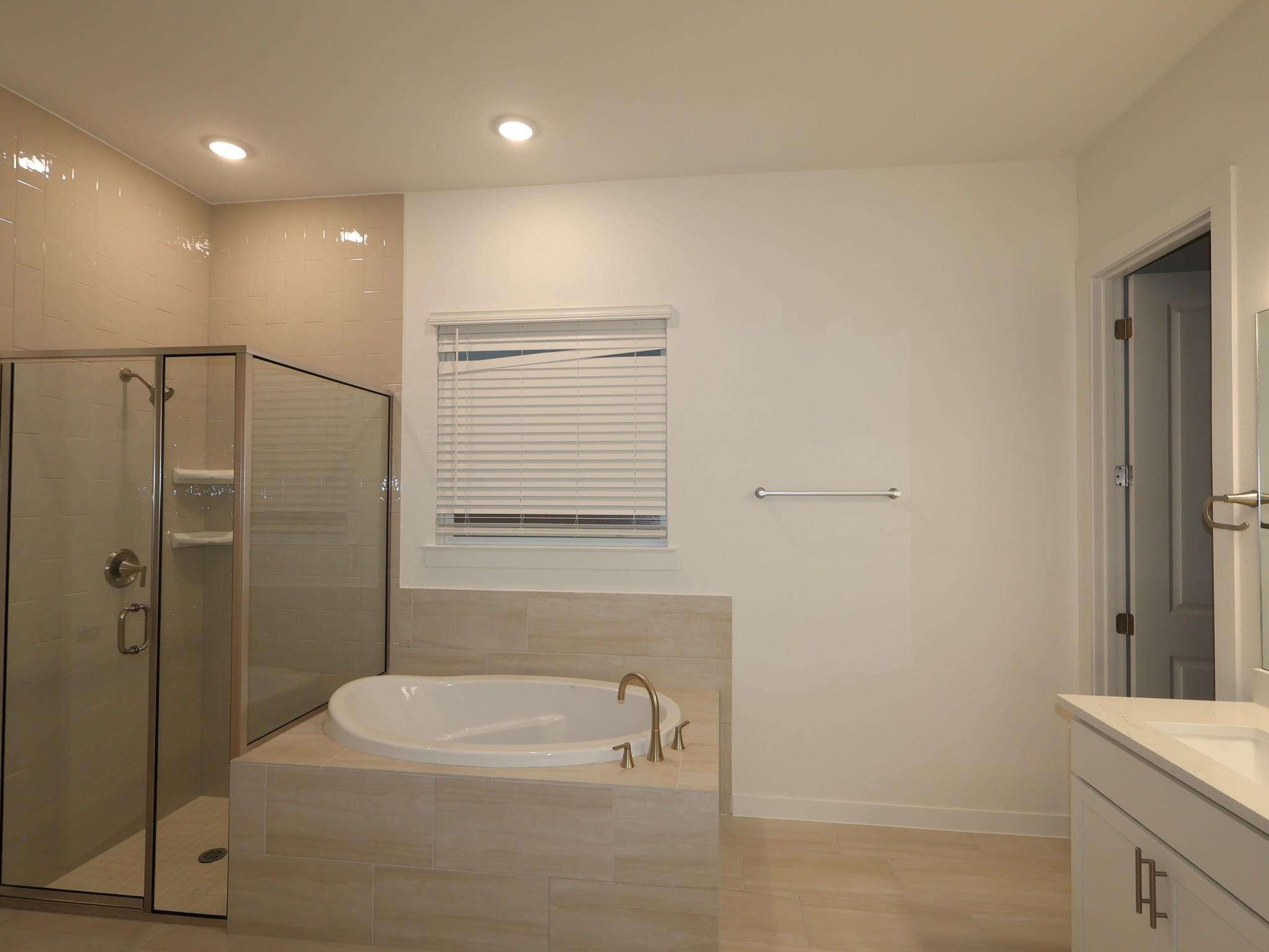 4008 Fulton Dr Property Photo 12