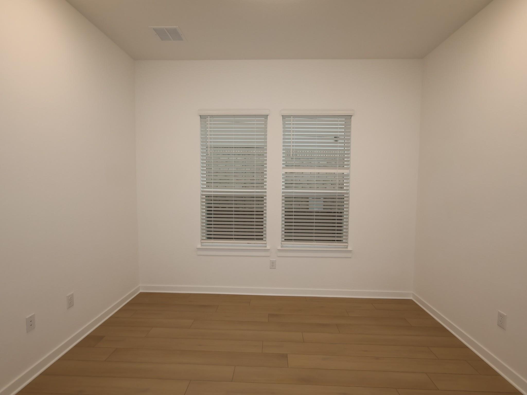 4008 Fulton Dr Property Photo 13
