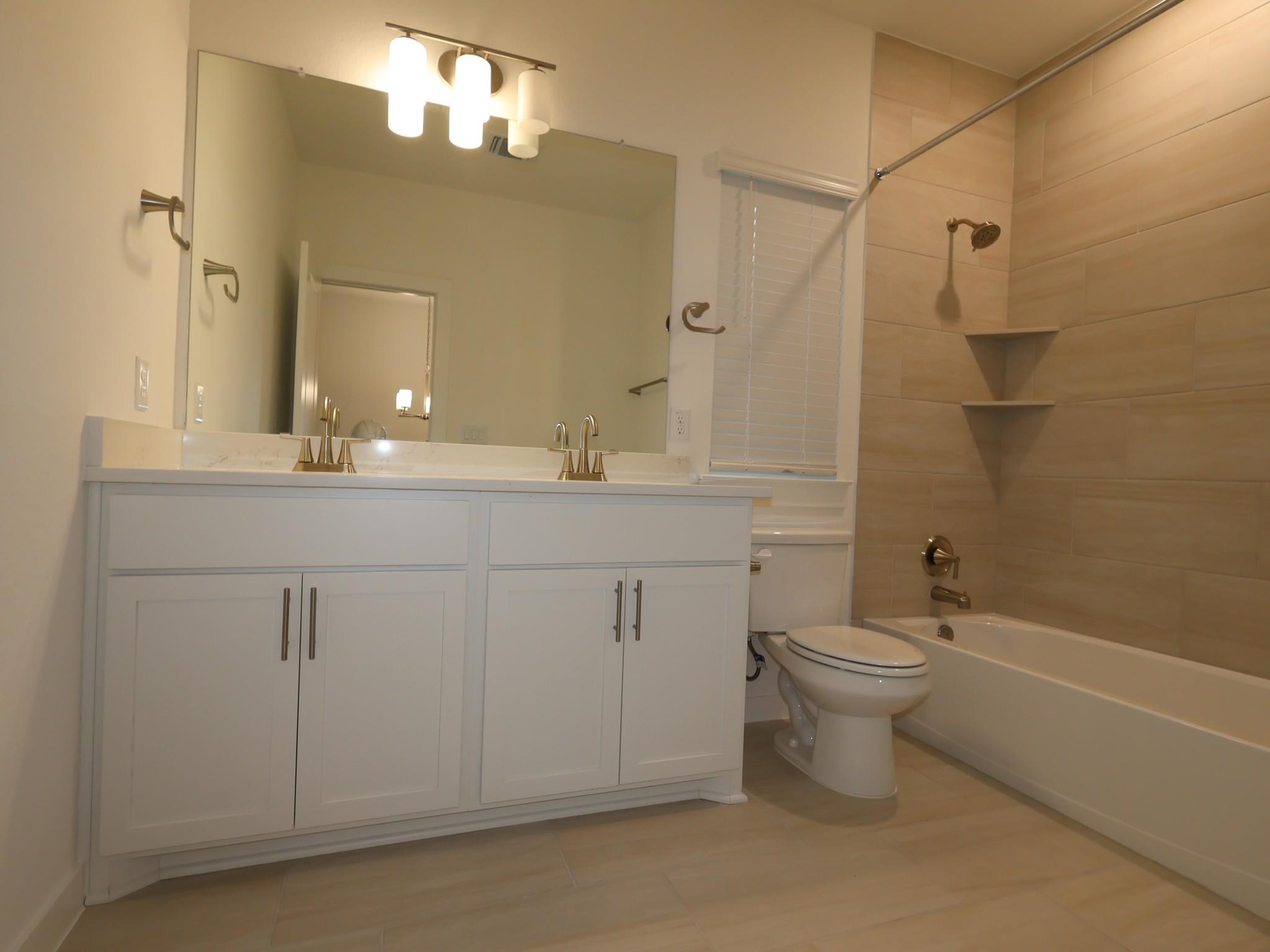 4008 Fulton Dr Property Photo 20