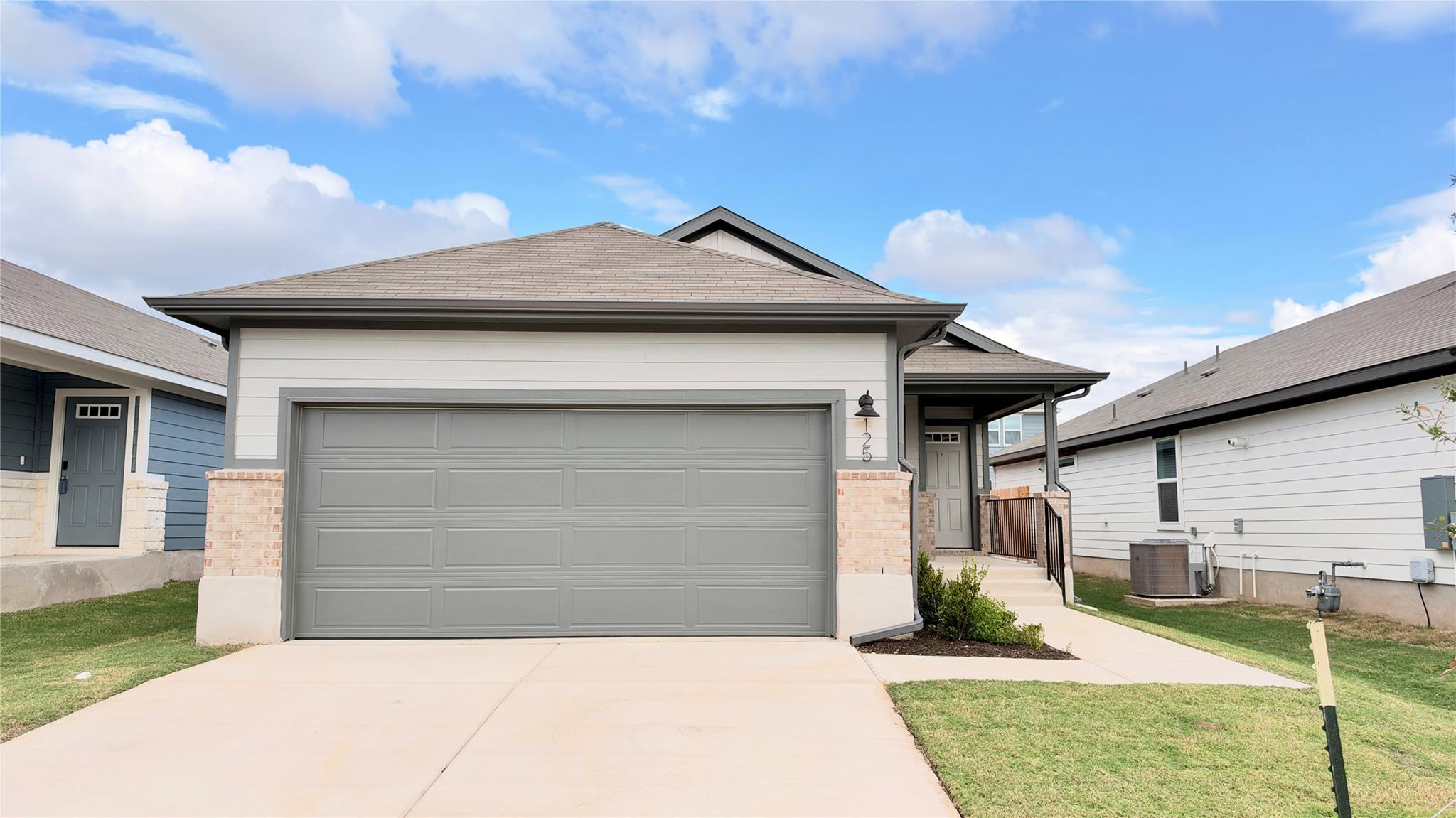 125 Woodbrook Dr Property Photo 1