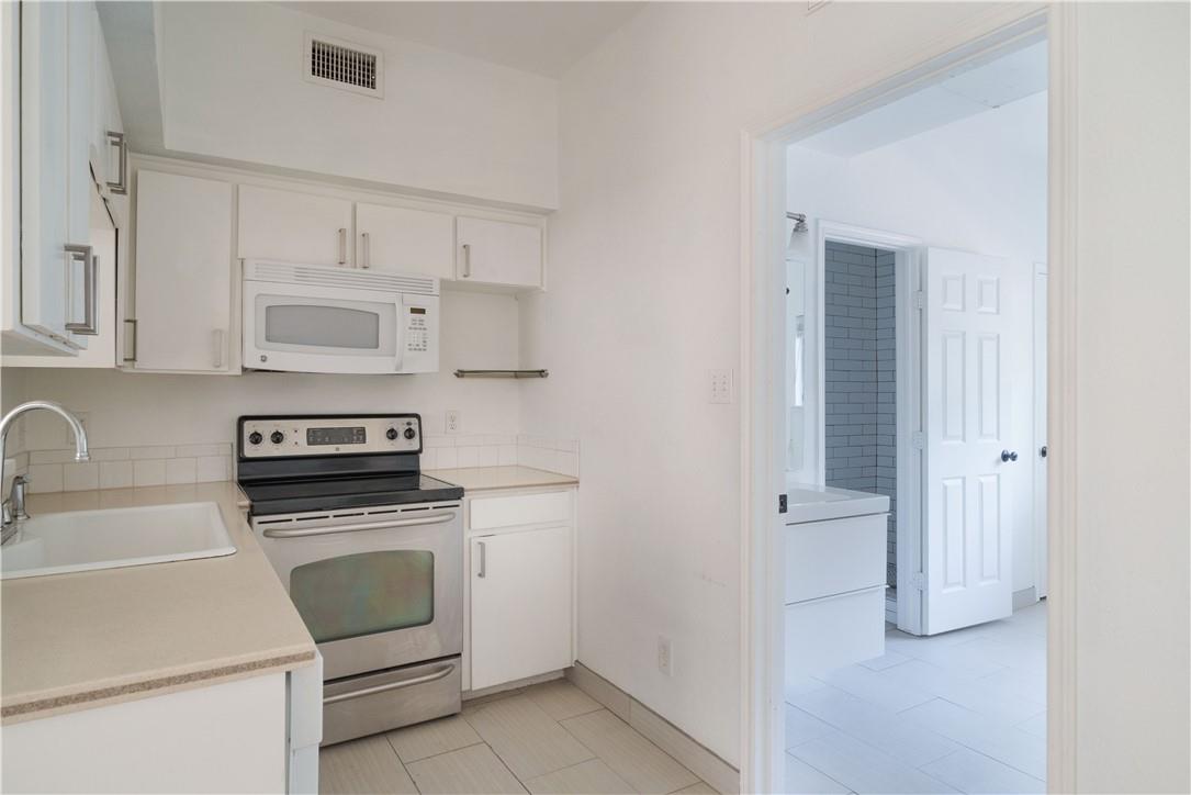 2605 Enfield Rd #110 Property Photo 11